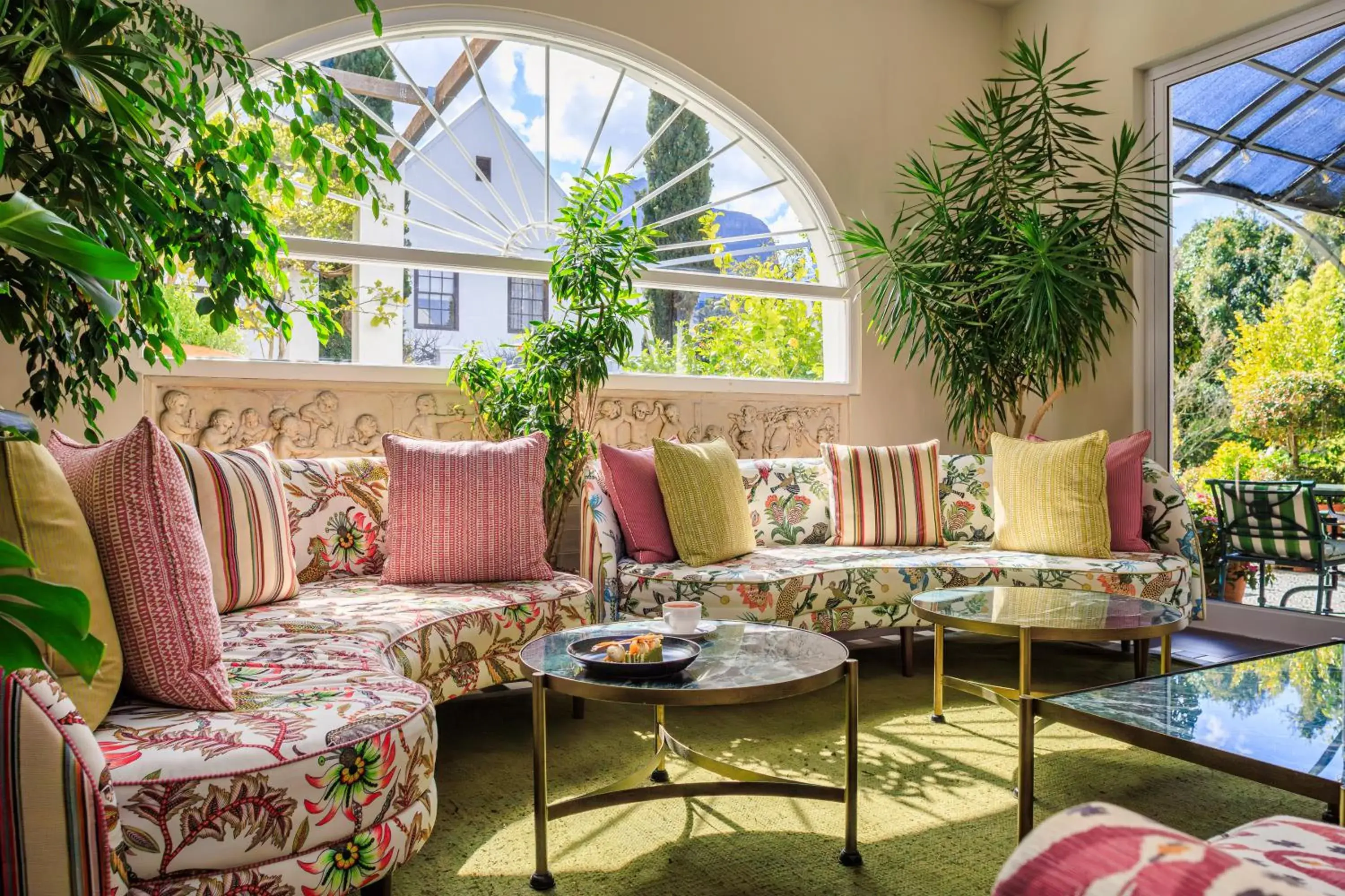 Lounge or bar in The Cellars-Hohenort Lounge or bar in The Cellars-Hohenort