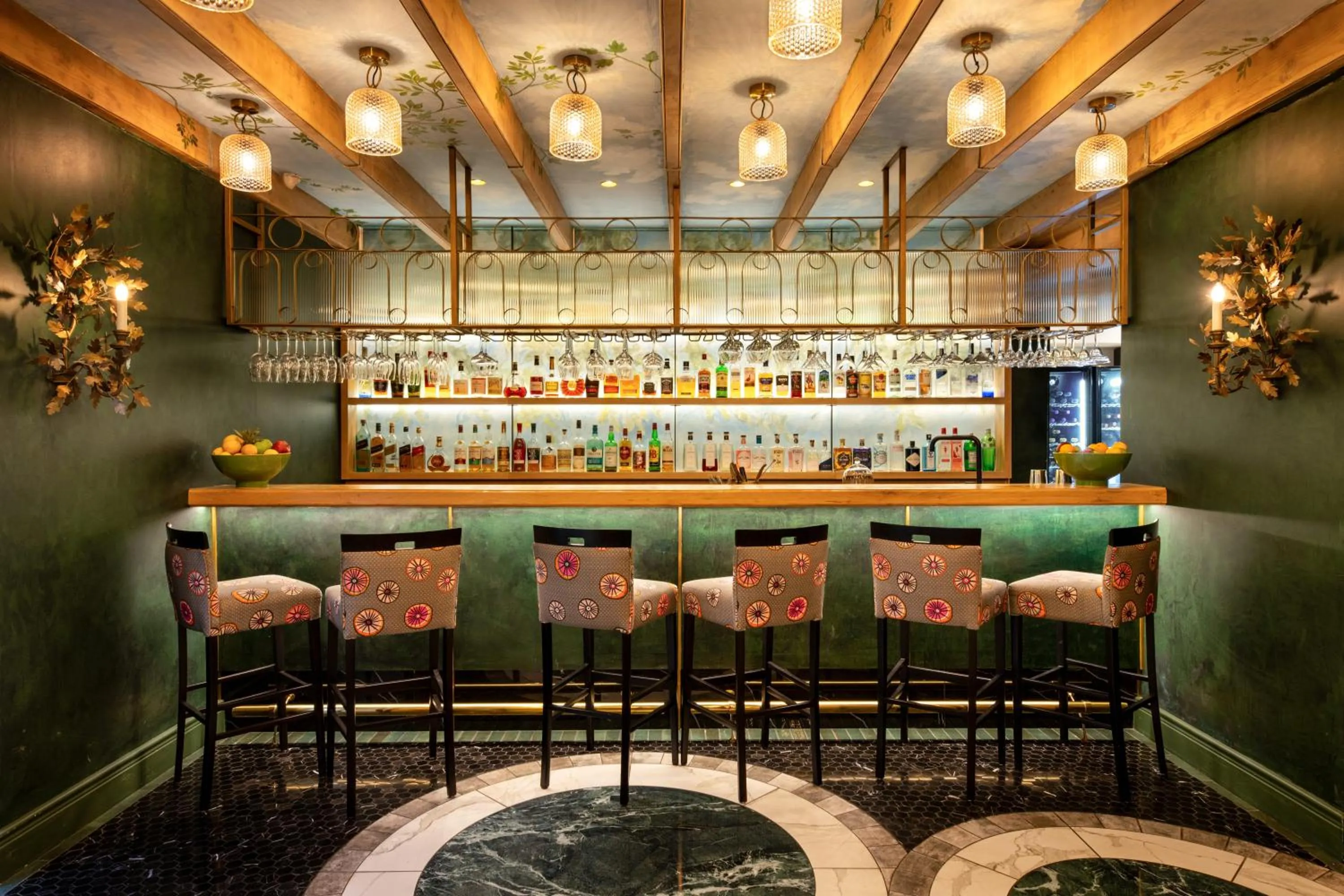 Lounge or bar in The Cellars-Hohenort