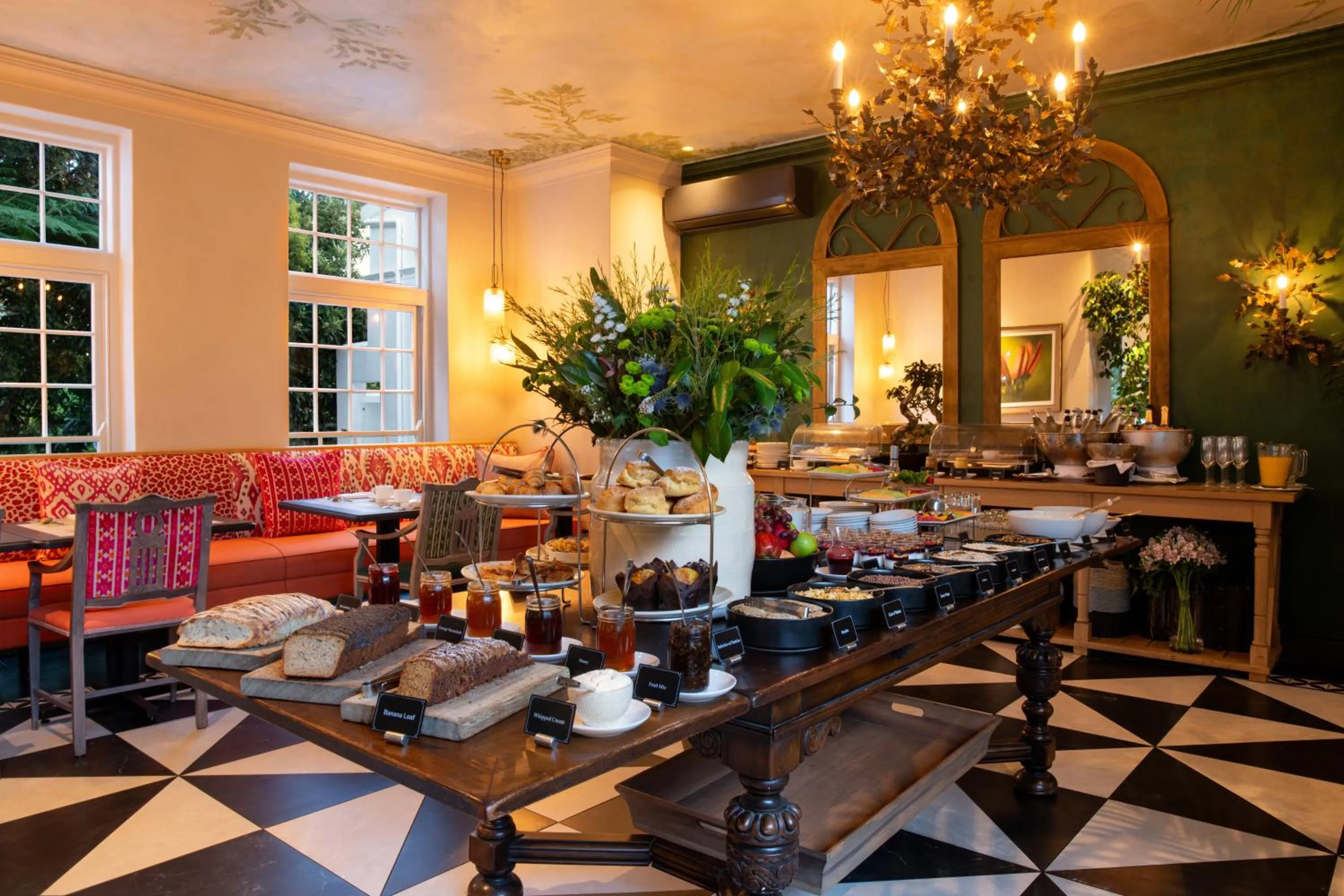 Breakfast in The Cellars-Hohenort