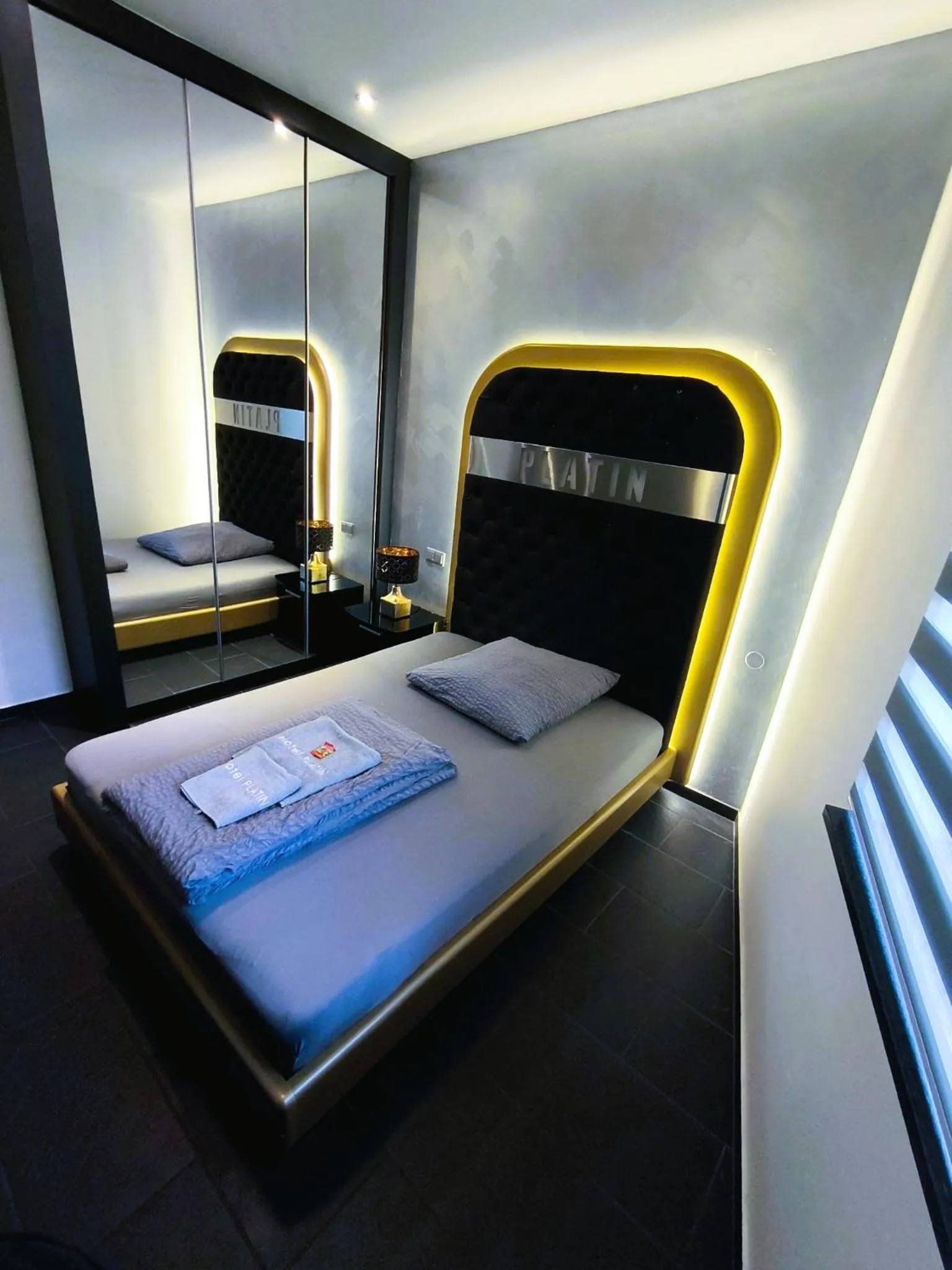 Photo of the whole room, Bed in Hotel Platin