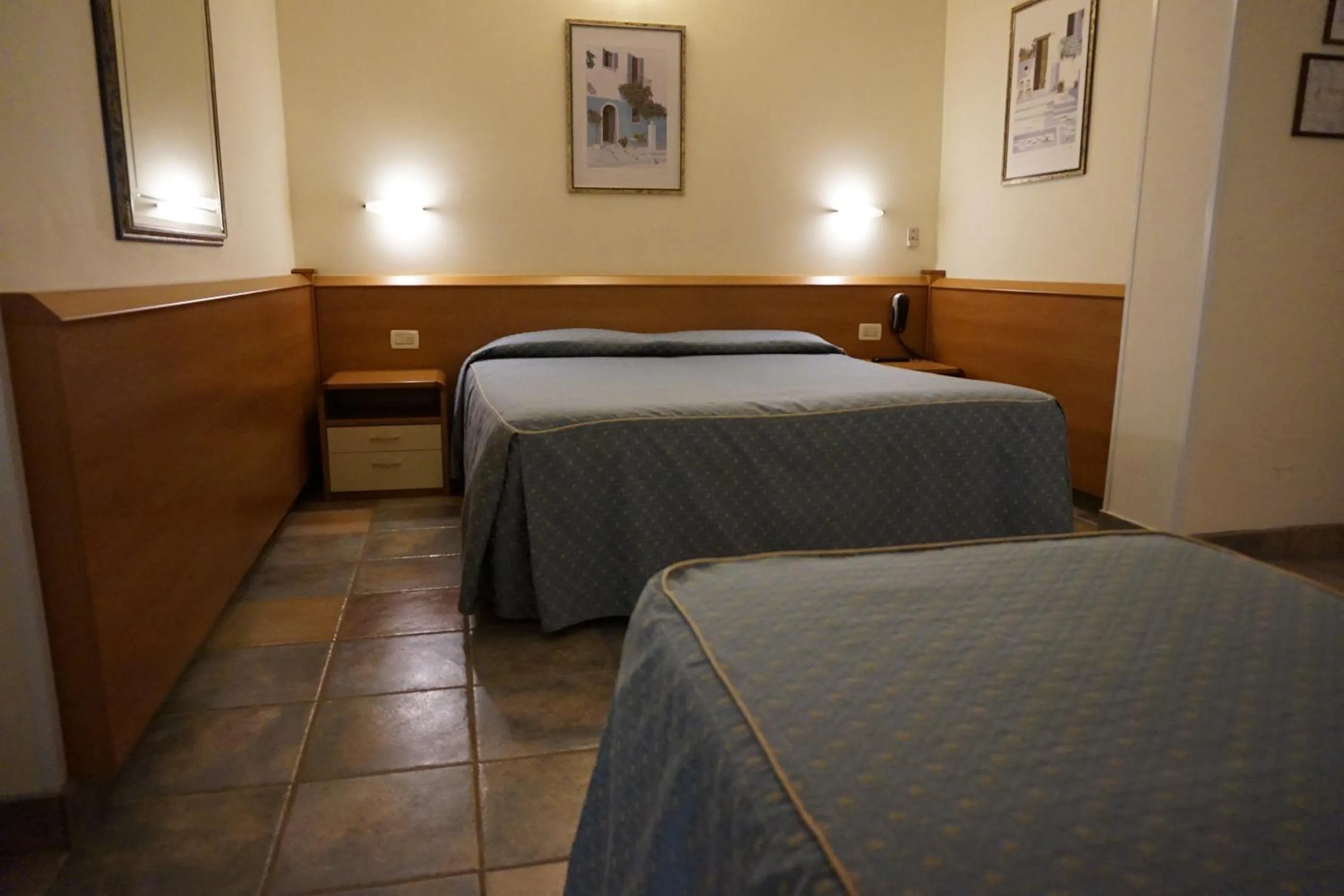 Photo of the whole room in Hotel Angela