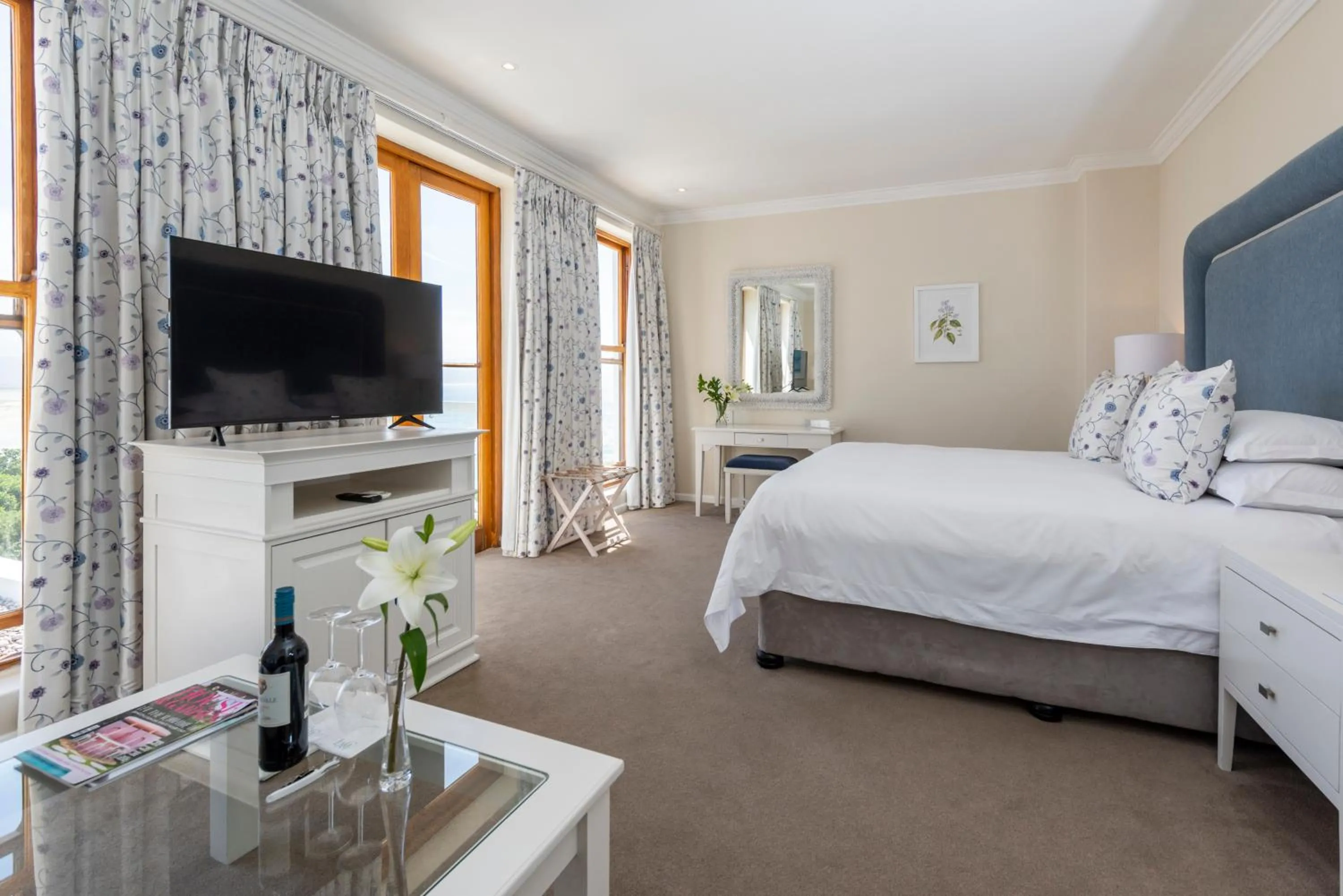 Photo of the whole room, Bed in The Plettenberg Hotel