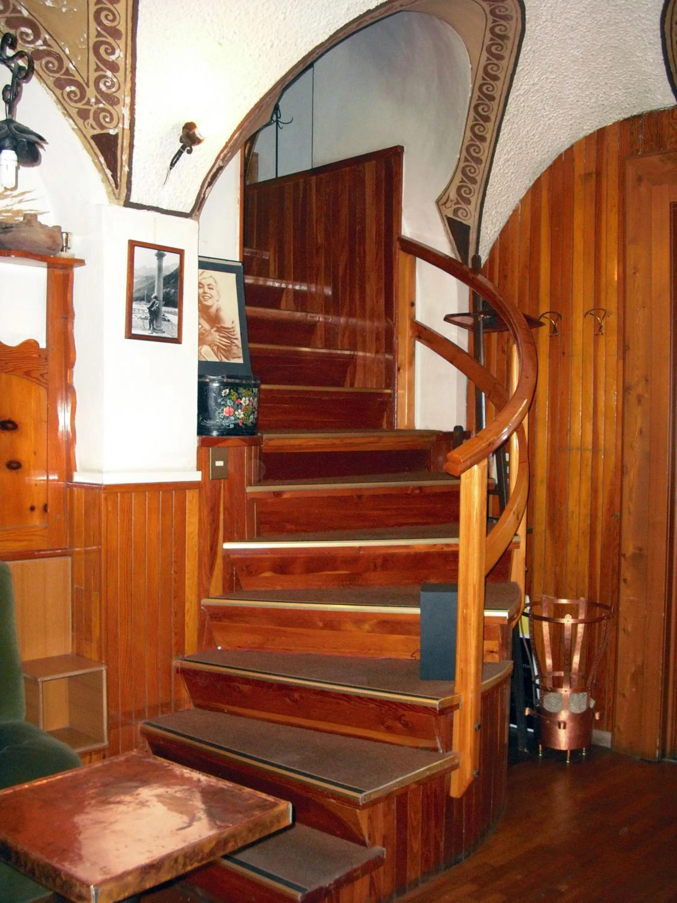 Communal lounge/ TV room in Hotel Gufo