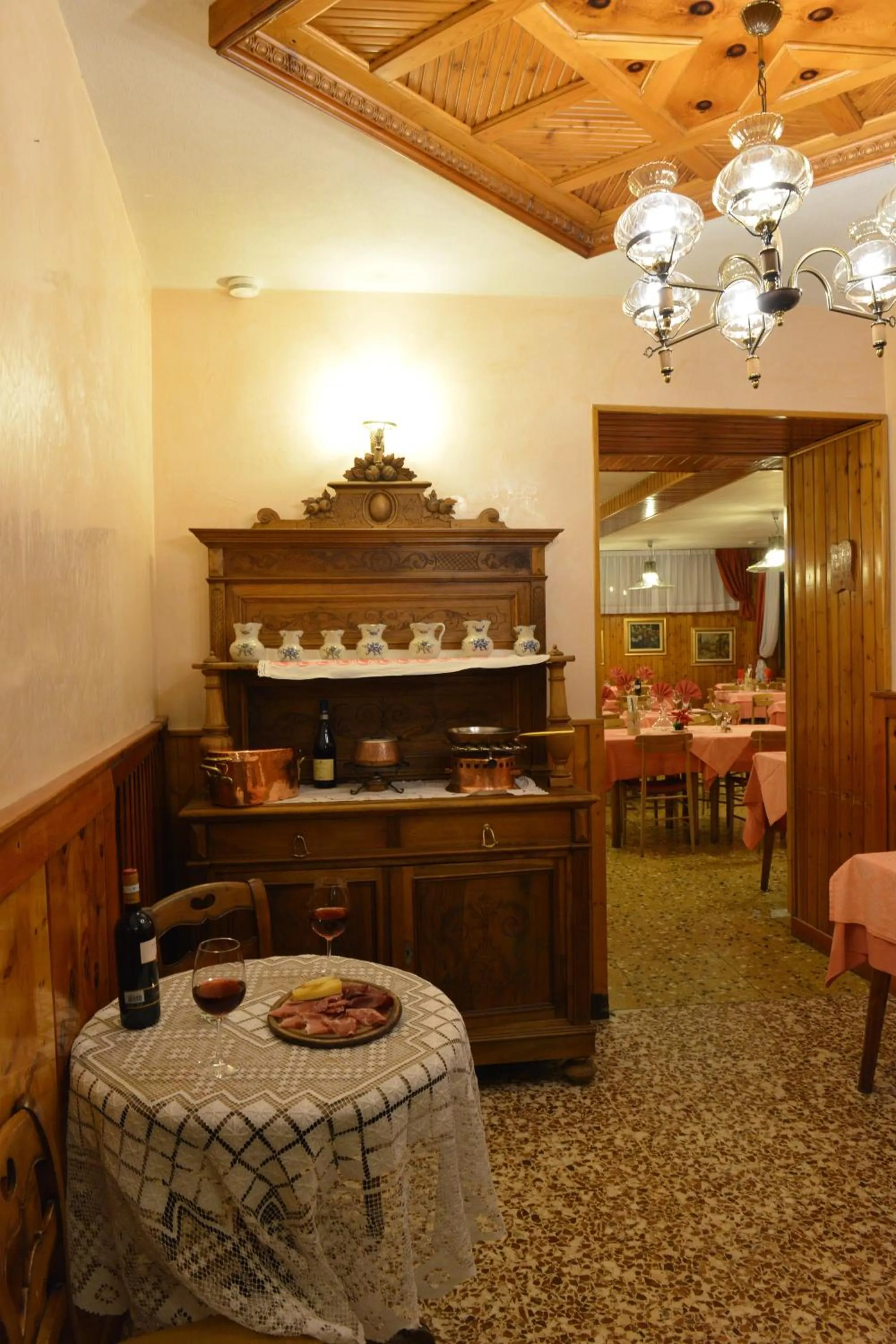 Restaurant/places to eat in Hotel Gufo