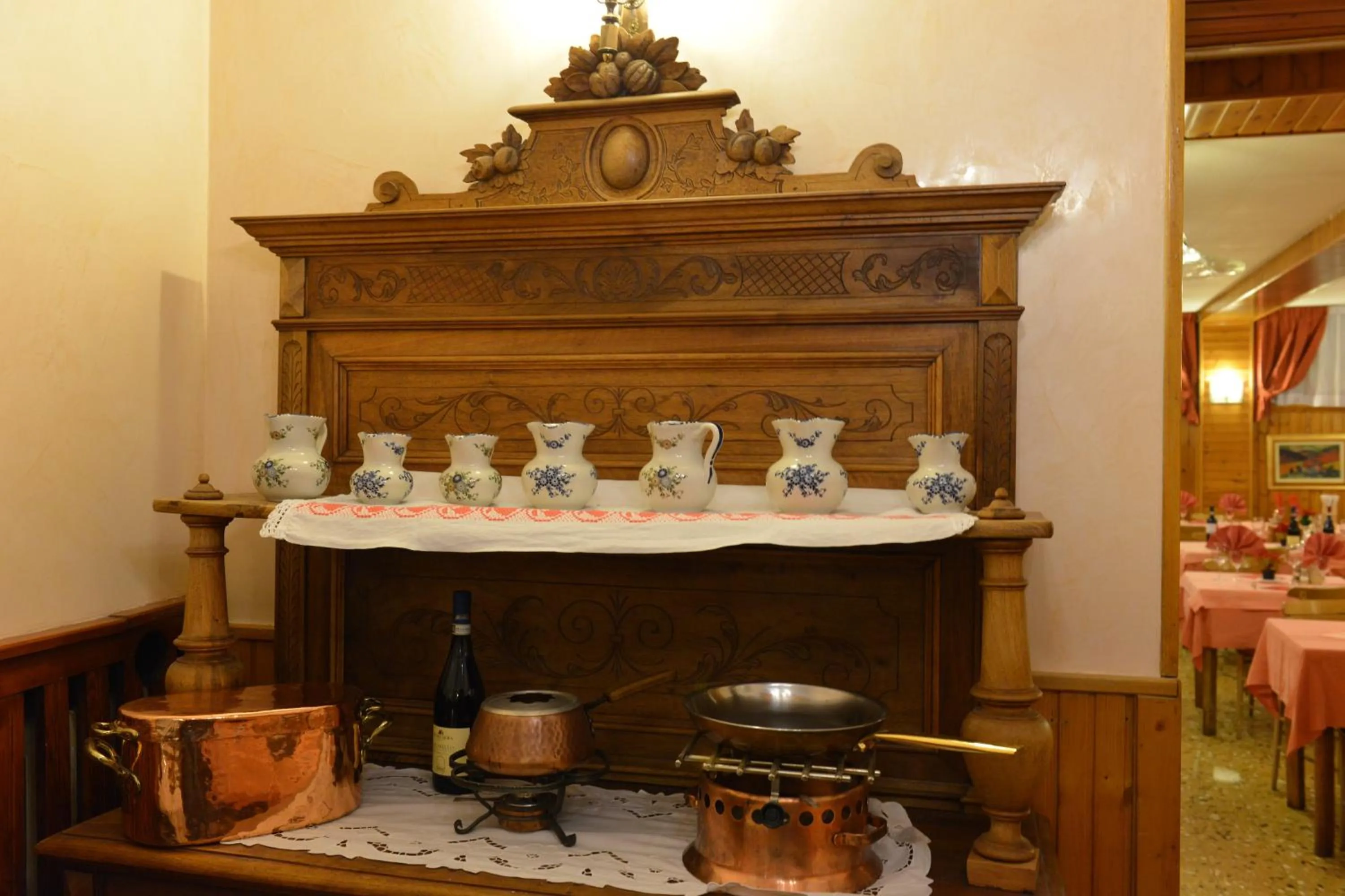 Decorative detail in Hotel Gufo