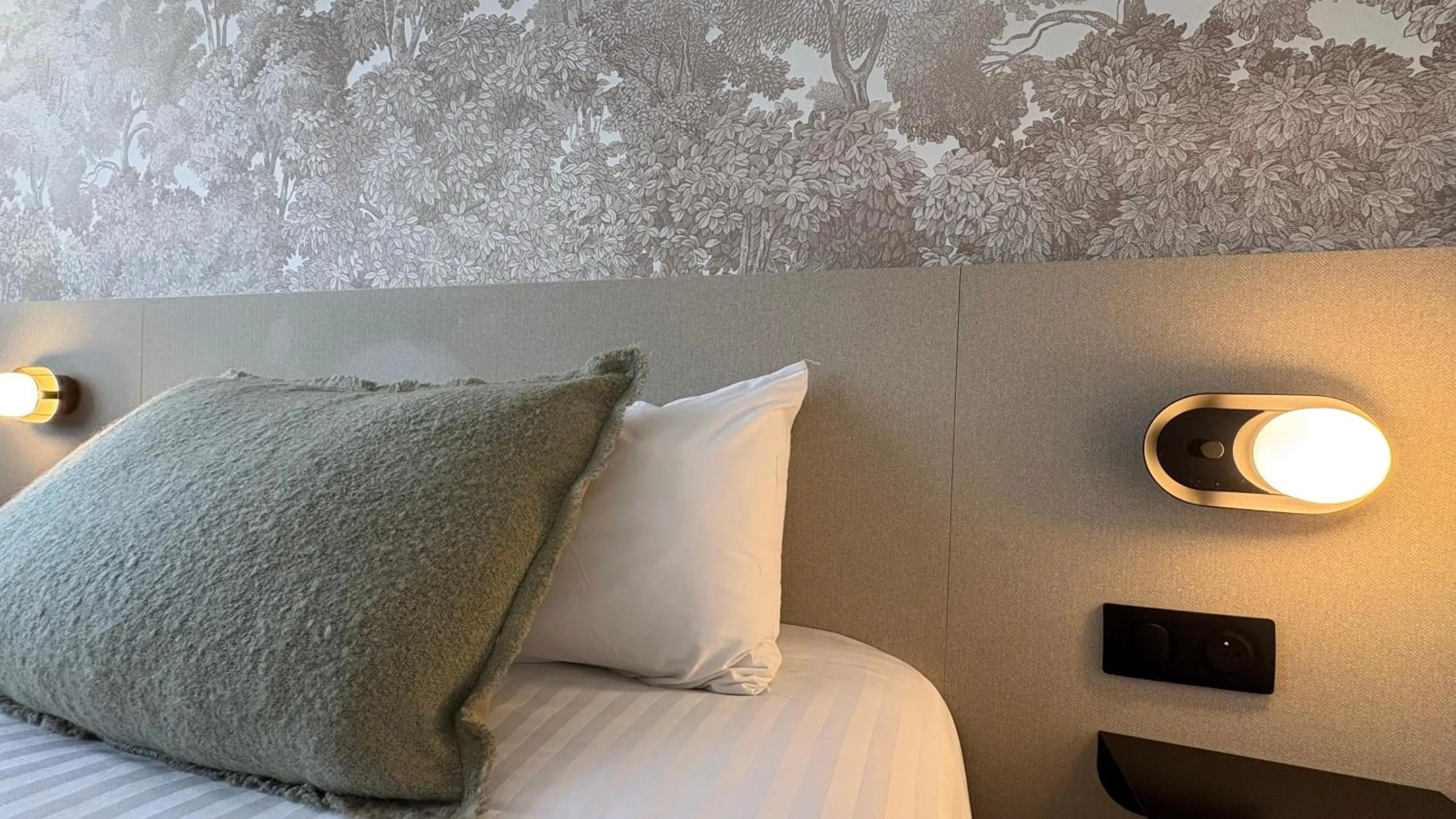 Bed in The Originals City, Logis d'Elbée, Cholet Nord