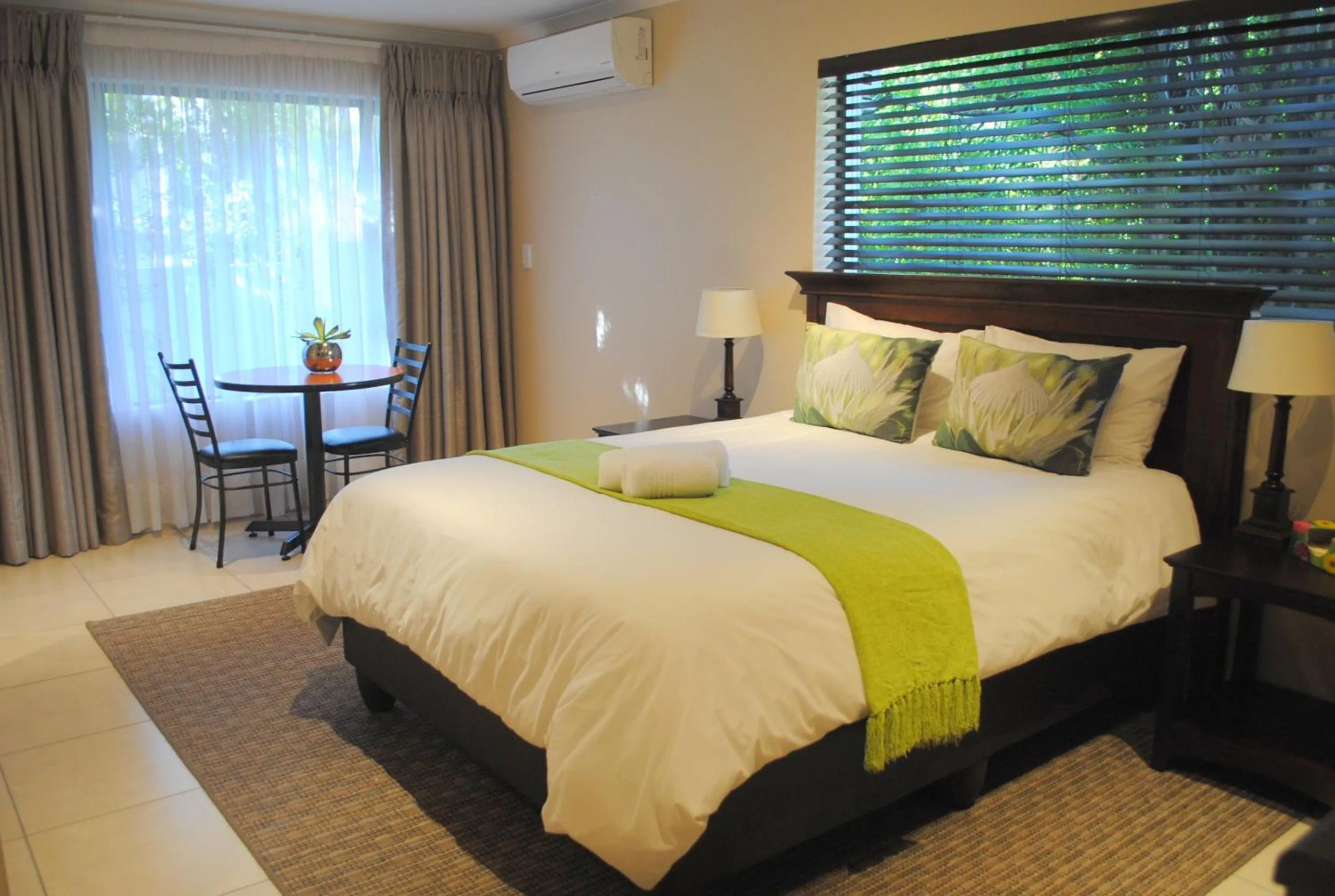 Bed in 6 on Morris Guest Lodge