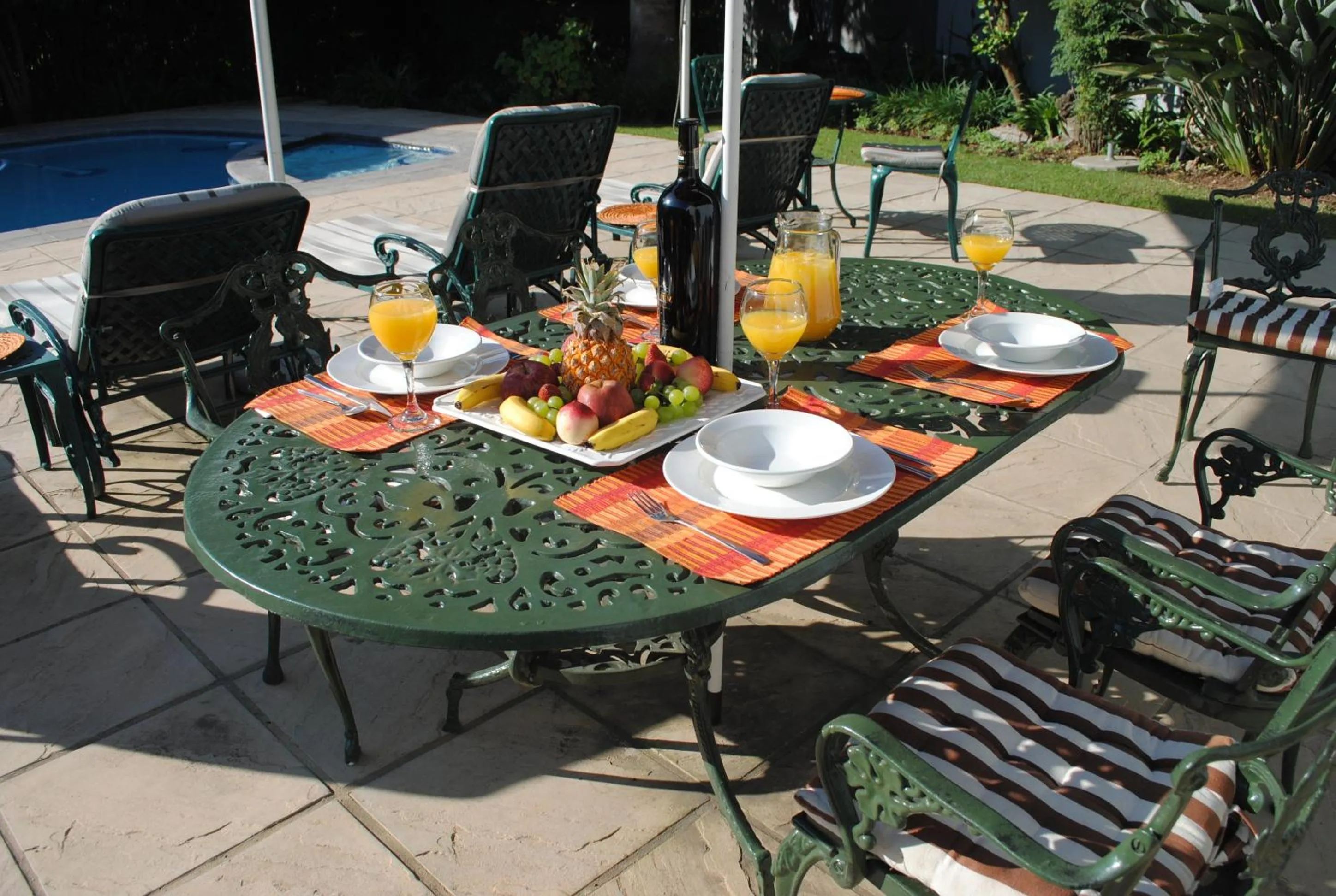 Garden view in 6 on Morris Guest Lodge