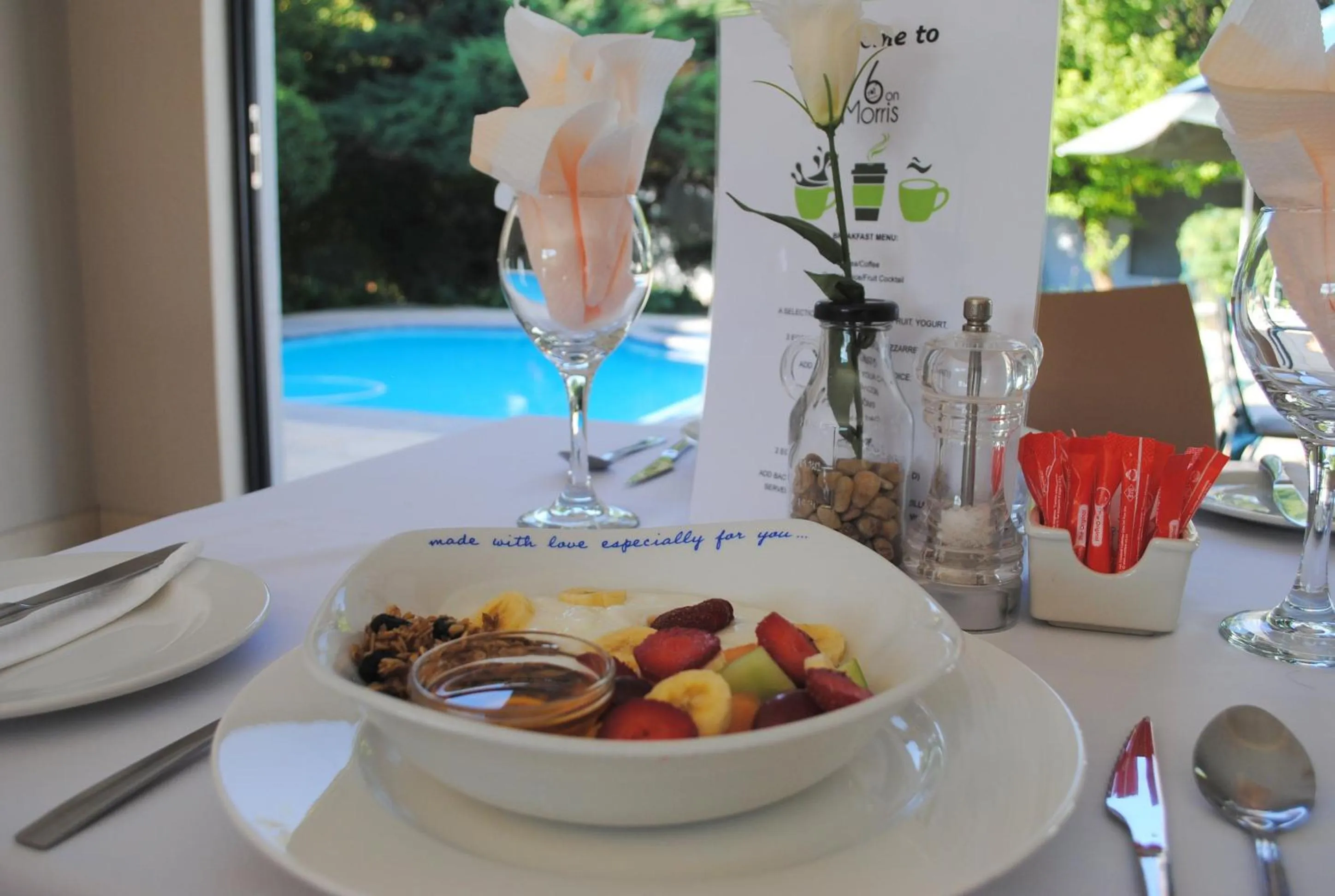 Breakfast in 6 on Morris Guest Lodge