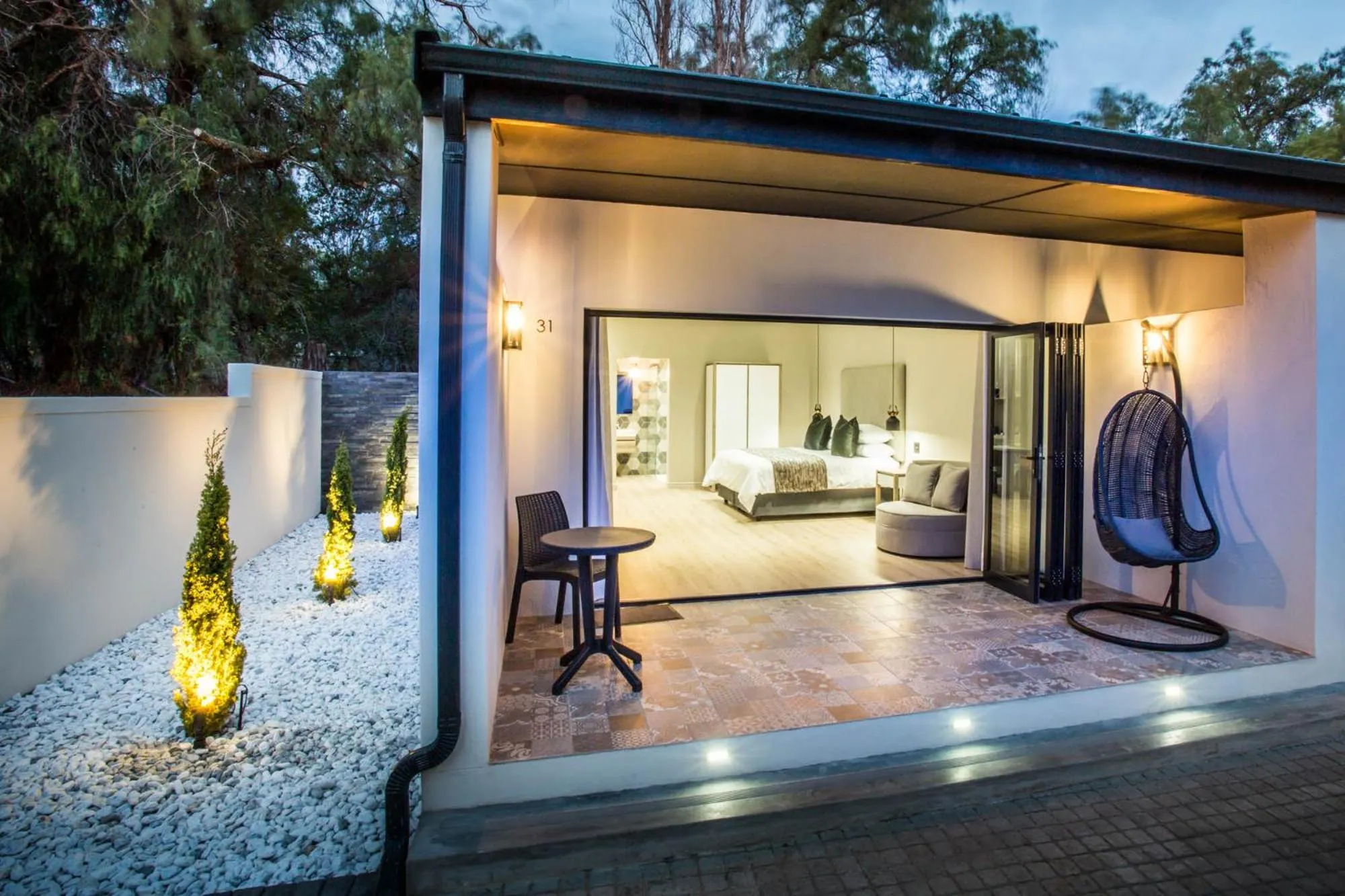 Photo of the whole room in Hlangana Lodge