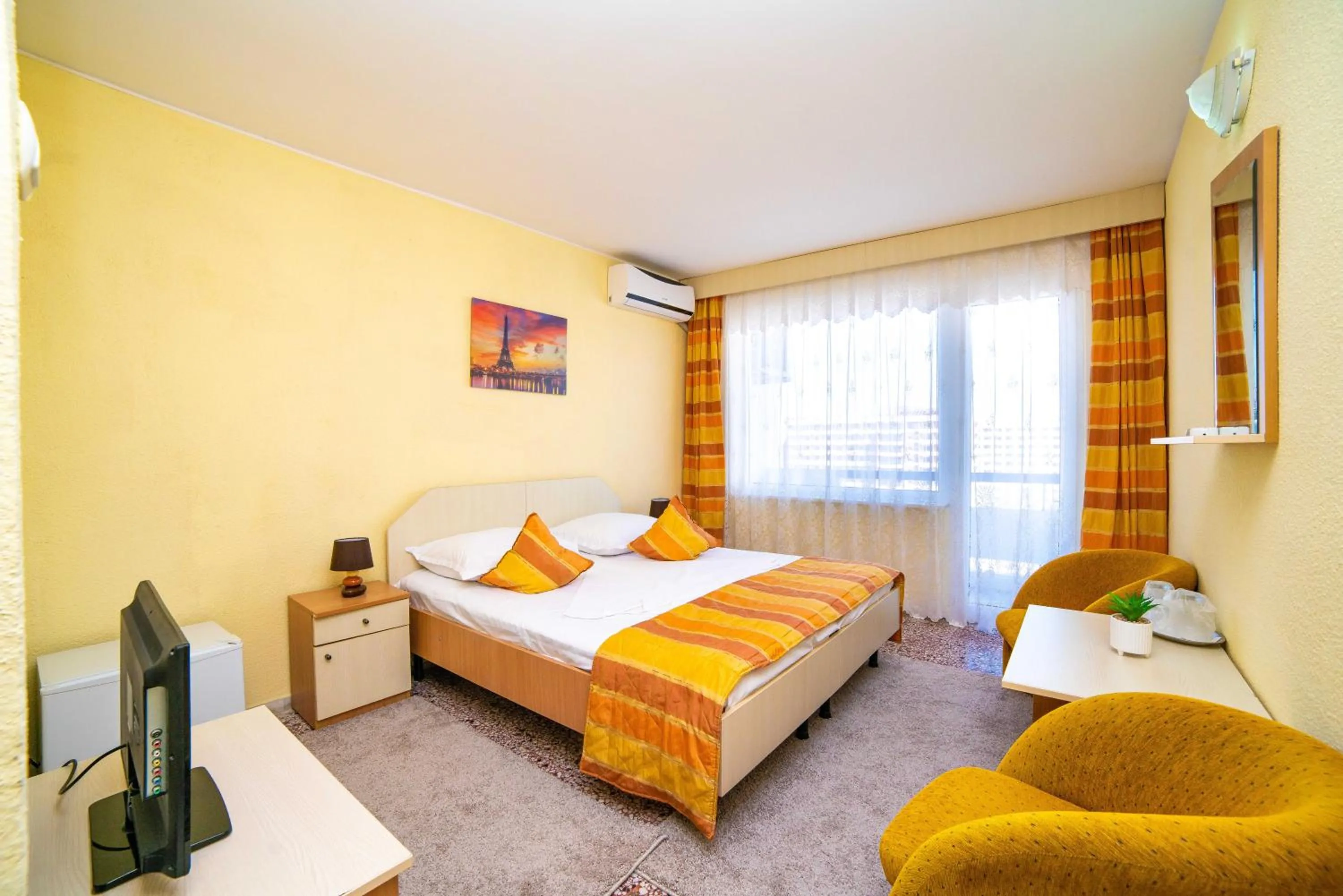 Bed in Hotel Meteor