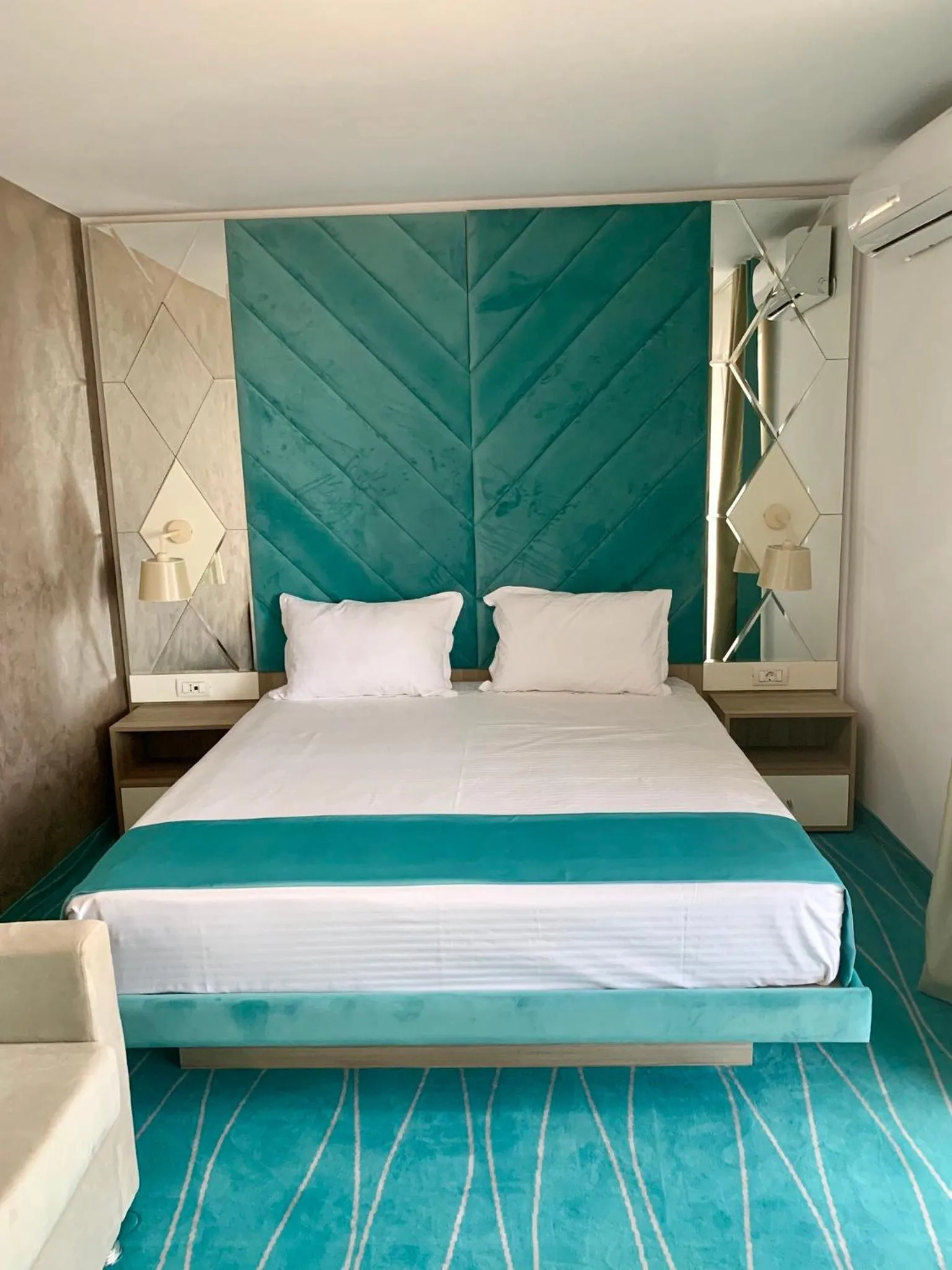 Bed in Hotel Meteor