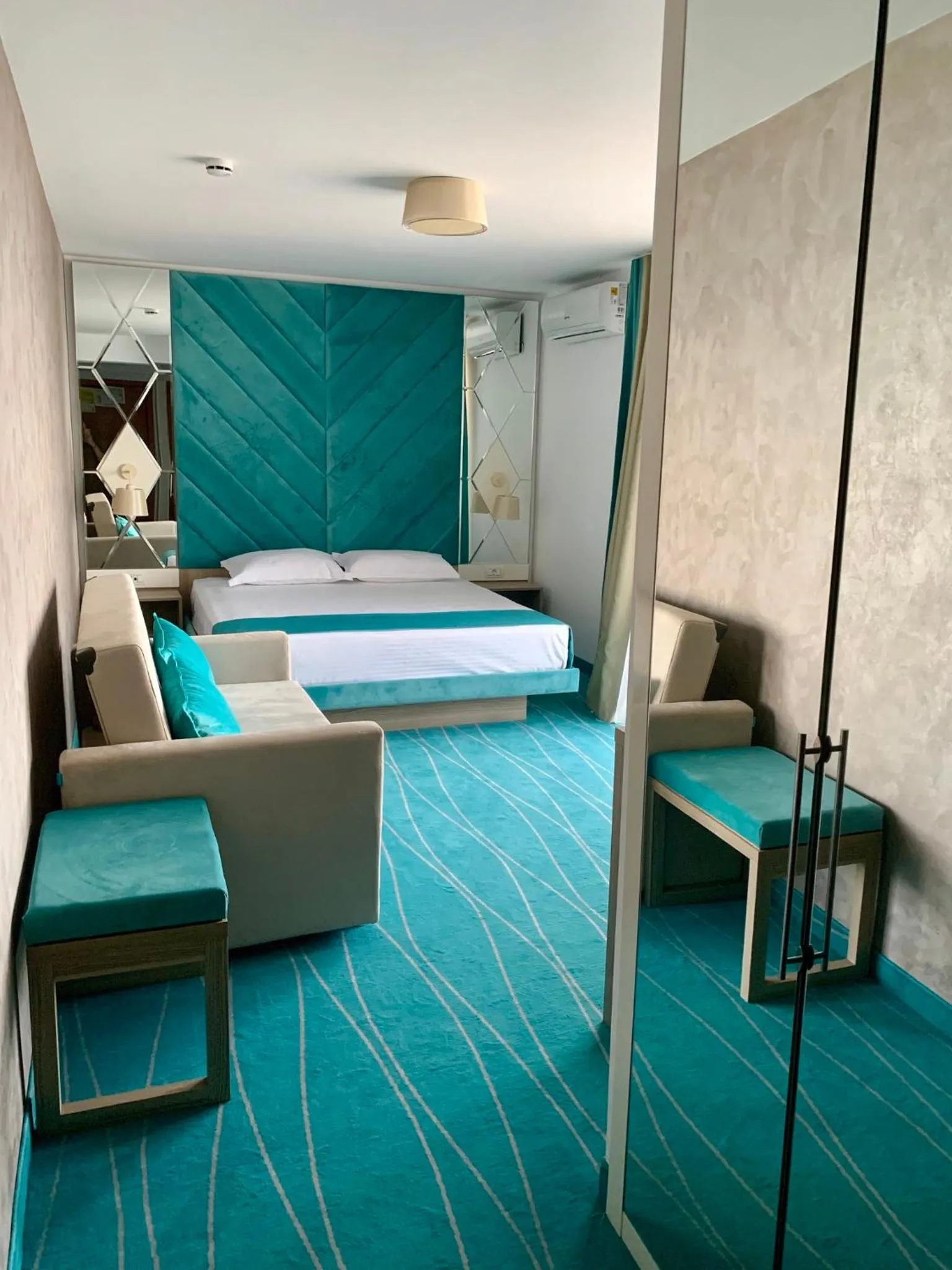 Bed in Hotel Meteor