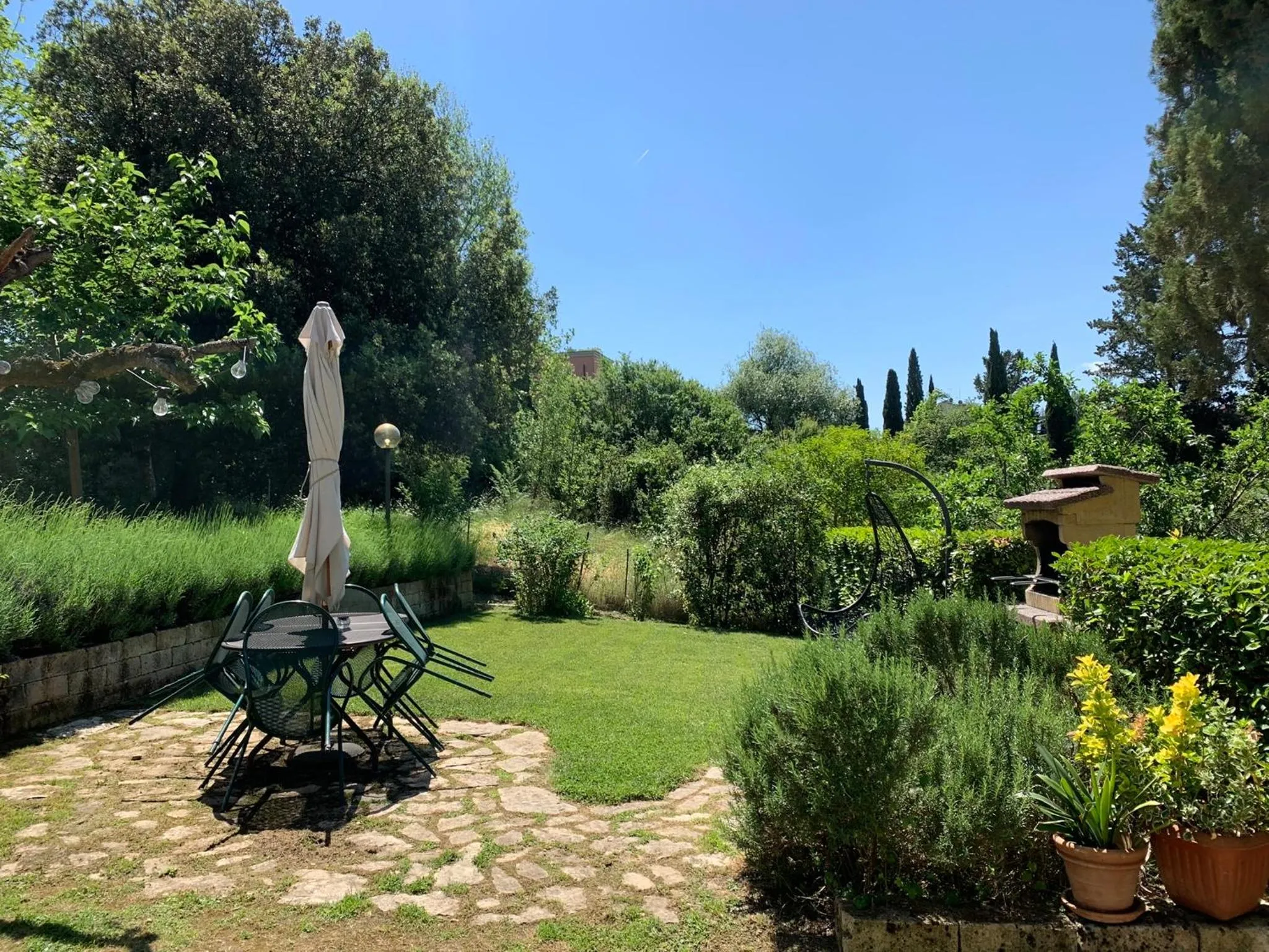 BBQ facilities in La Coroncina Lodging