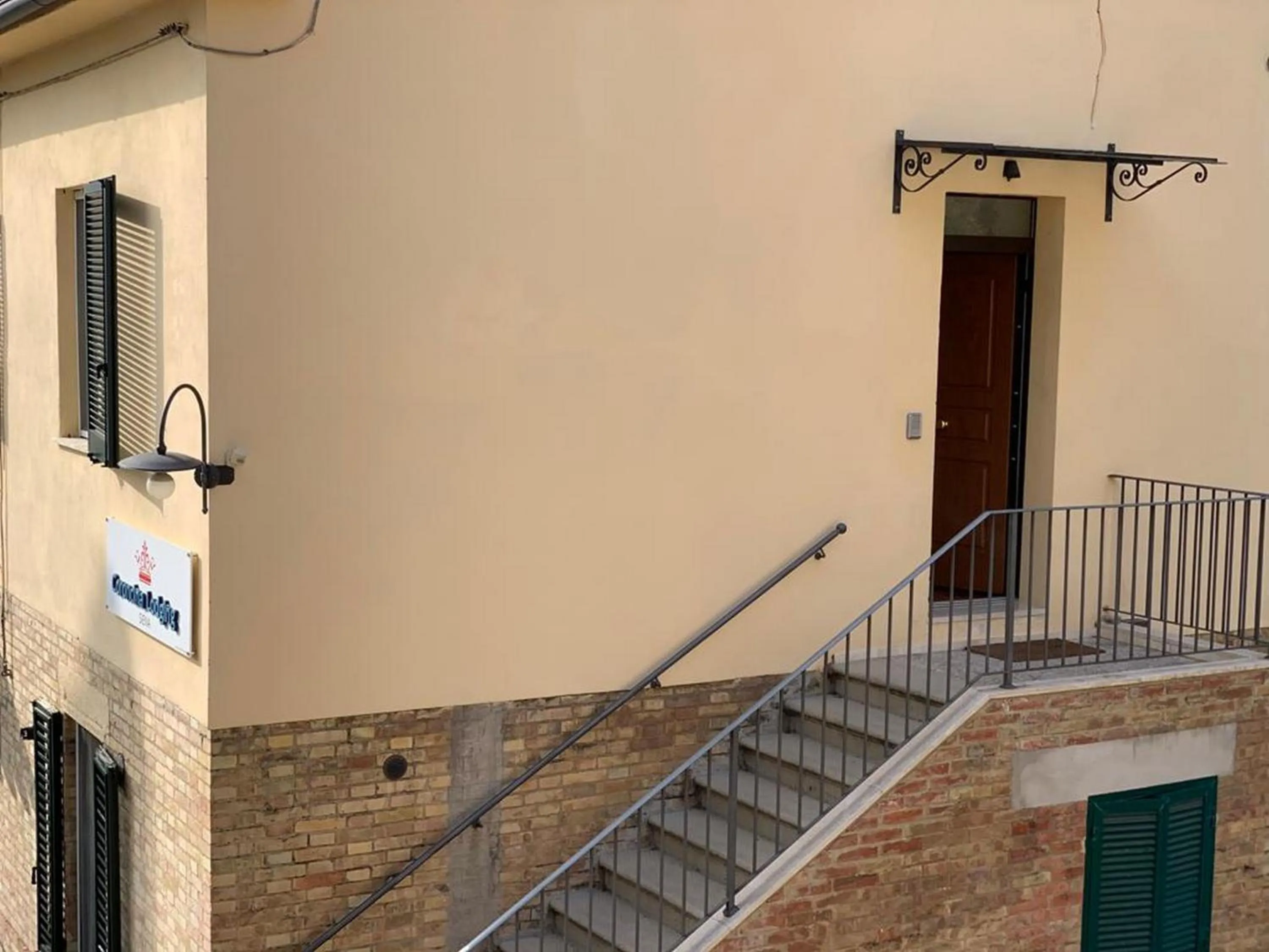Facade/entrance in La Coroncina Lodging