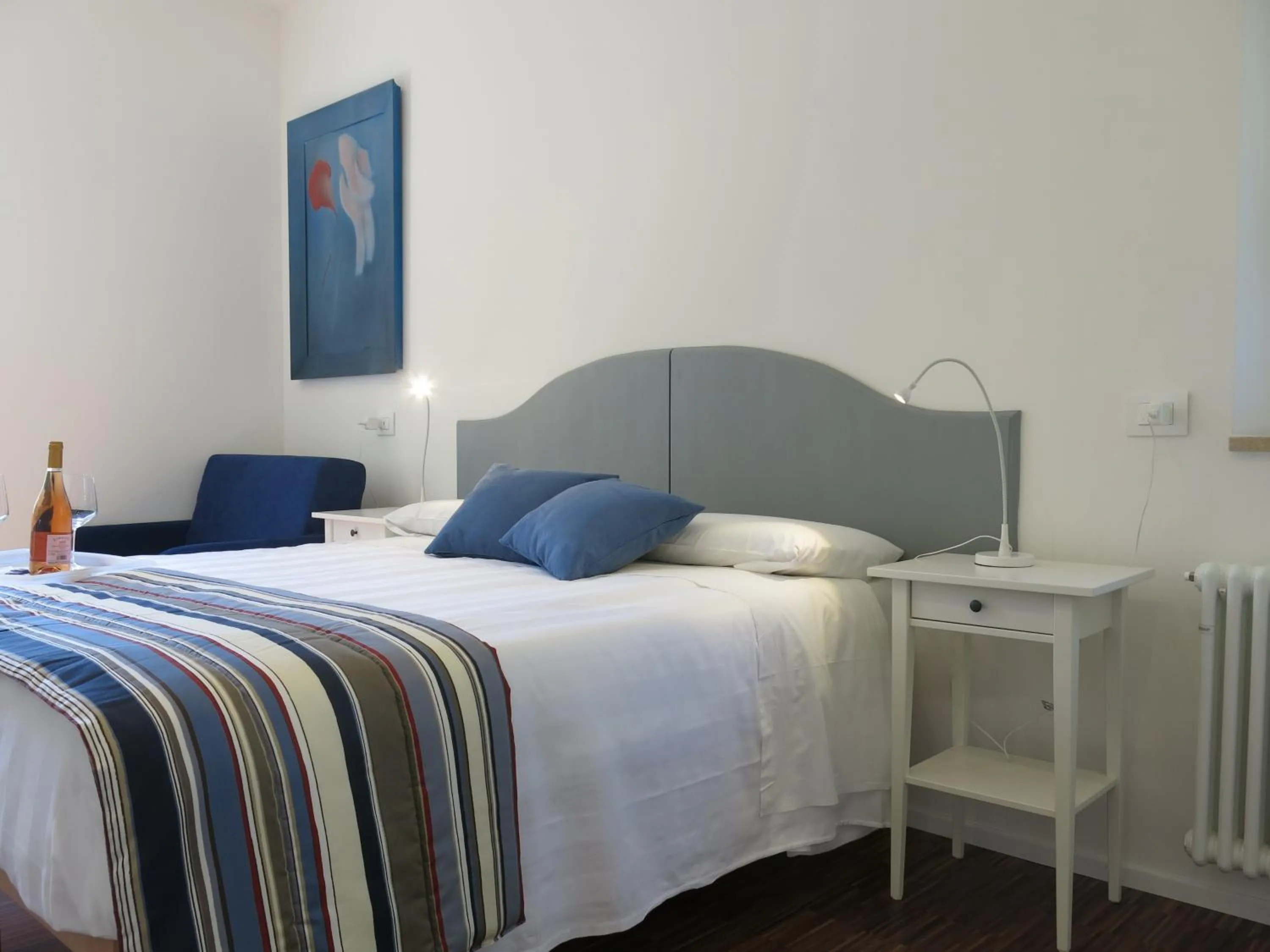 Photo of the whole room, Bed in La Coroncina Lodging