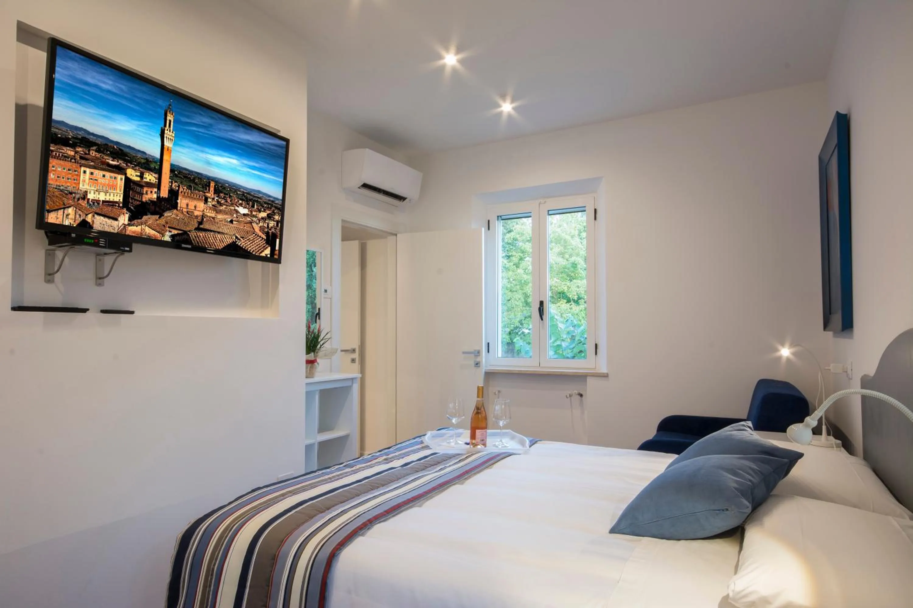 Bed in La Coroncina Lodging