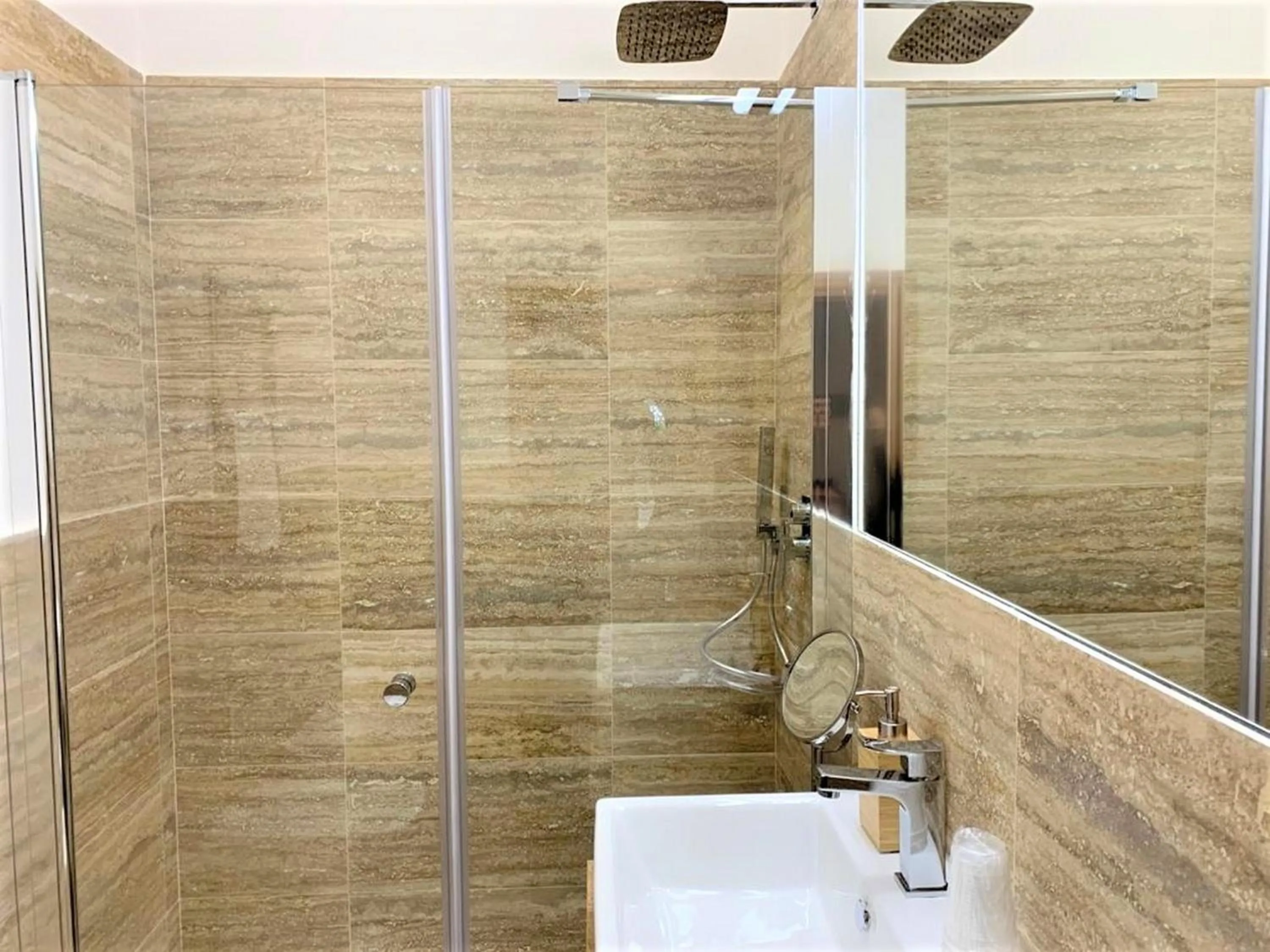 Shower in La Coroncina Lodging