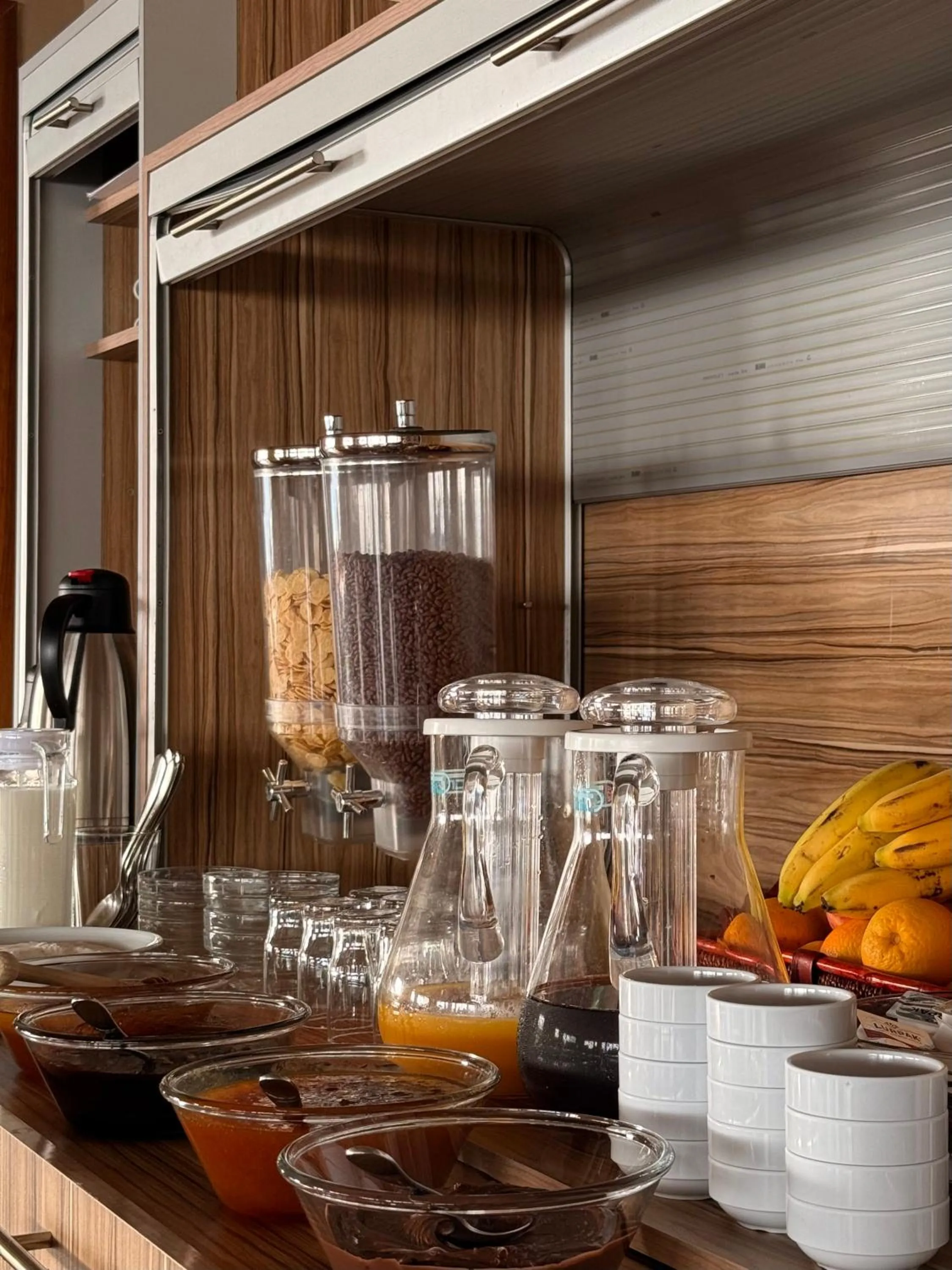 Buffet breakfast in Hotel Iliovasilema