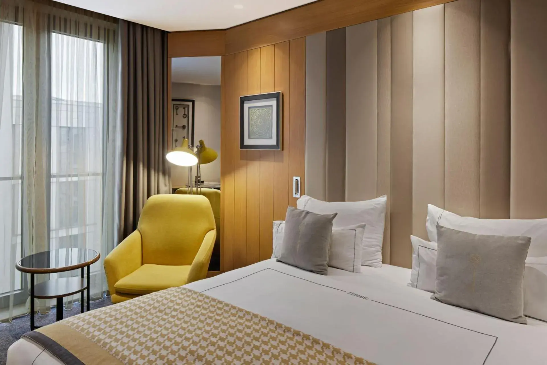 Bed in TITANIC Chaussee Berlin Bed in TITANIC Chaussee Berlin