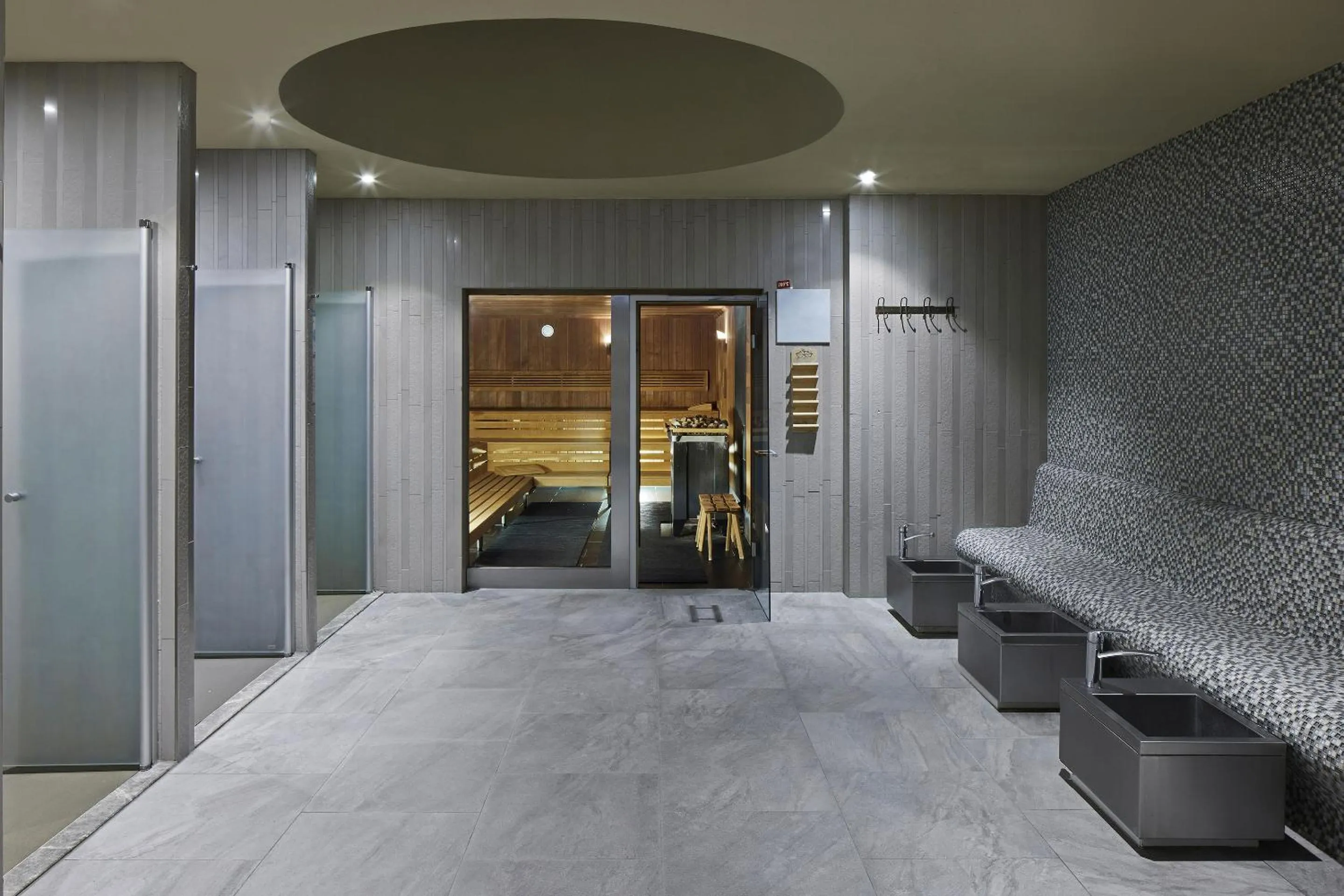 Sauna, Bed in TITANIC Chaussee Berlin