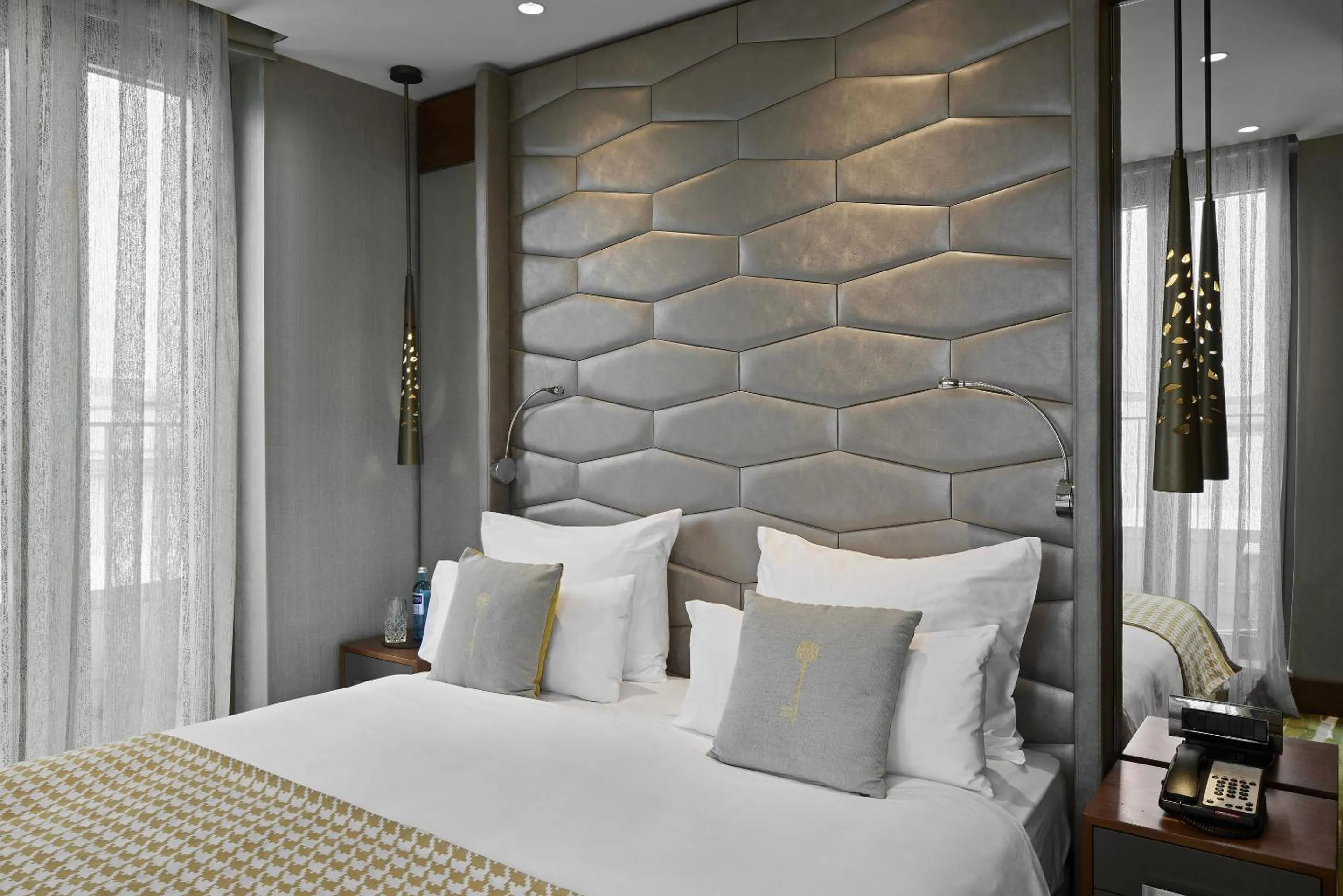 Bed in TITANIC Chaussee Berlin