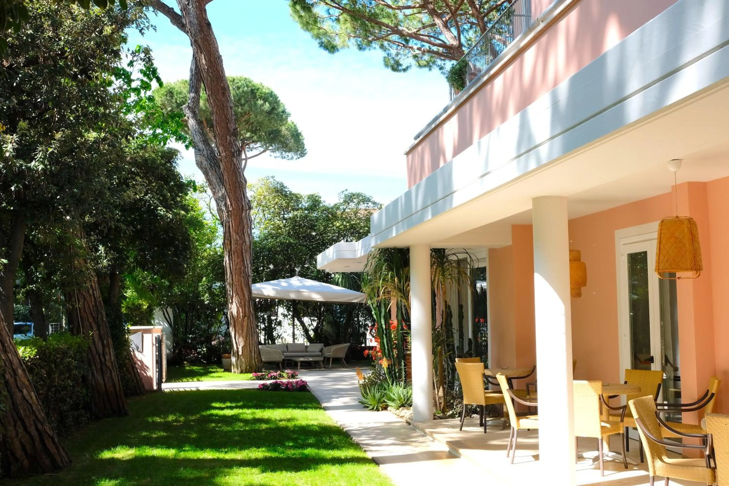 Property building in Hotel Piccolo Mondo