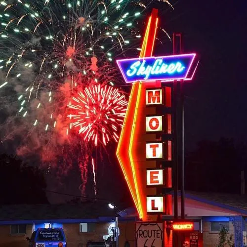 Skyliner Motel