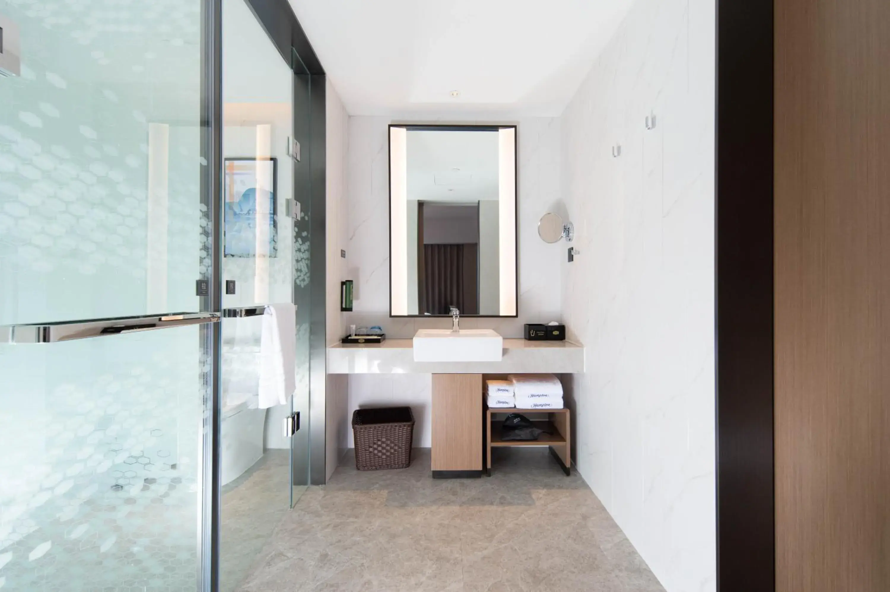 Deluxe Double Room in Hampton by hilton Jiujiang Balihu Deluxe Double Room in Hampton by hilton Jiujiang Balihu