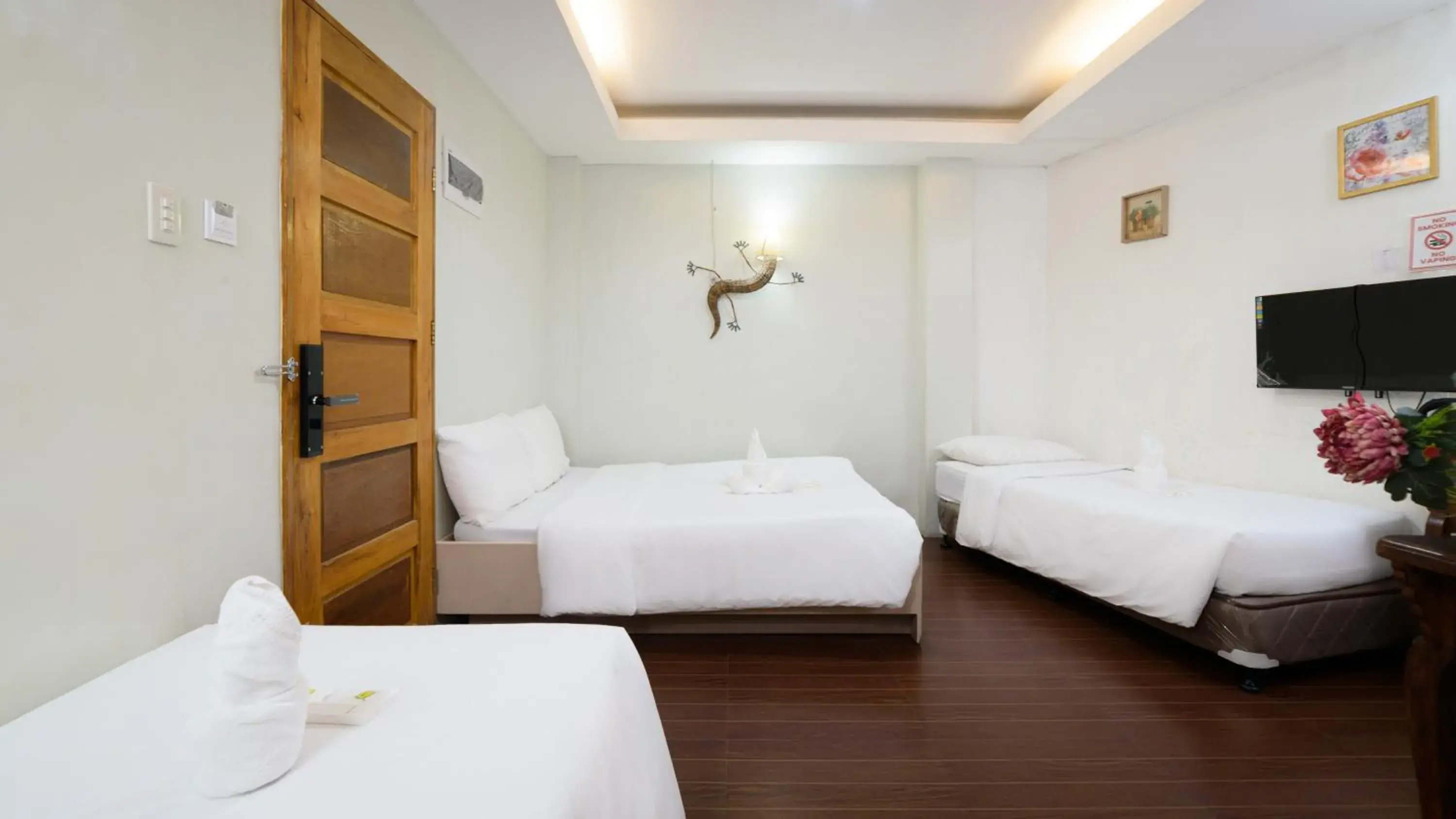 Budget Triple Room in REYNAS THE HAVEN and GARDENS Budget Triple Room in REYNAS THE HAVEN and GARDENS