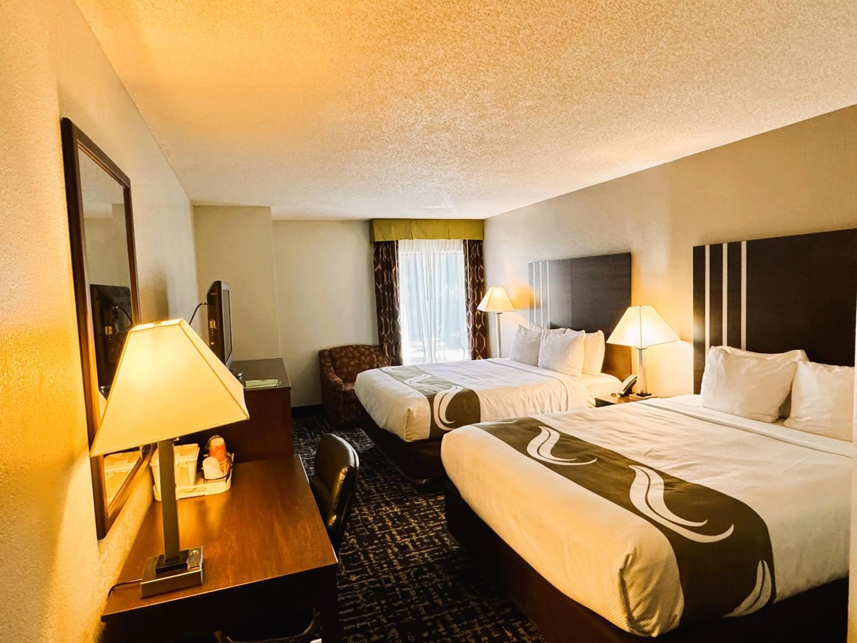 Bed in Quality Inn Cleveland North