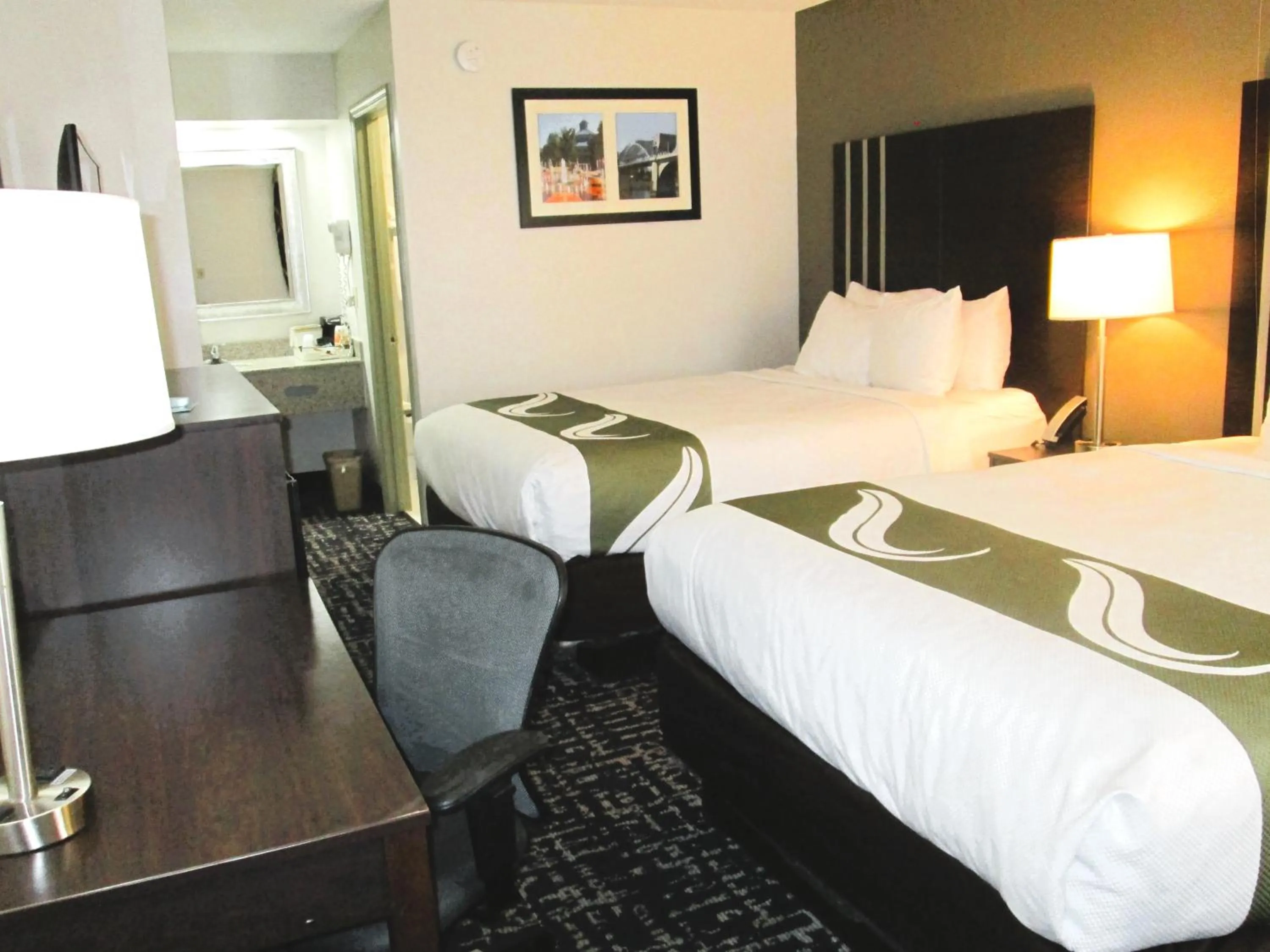 Bed in Quality Inn Cleveland North