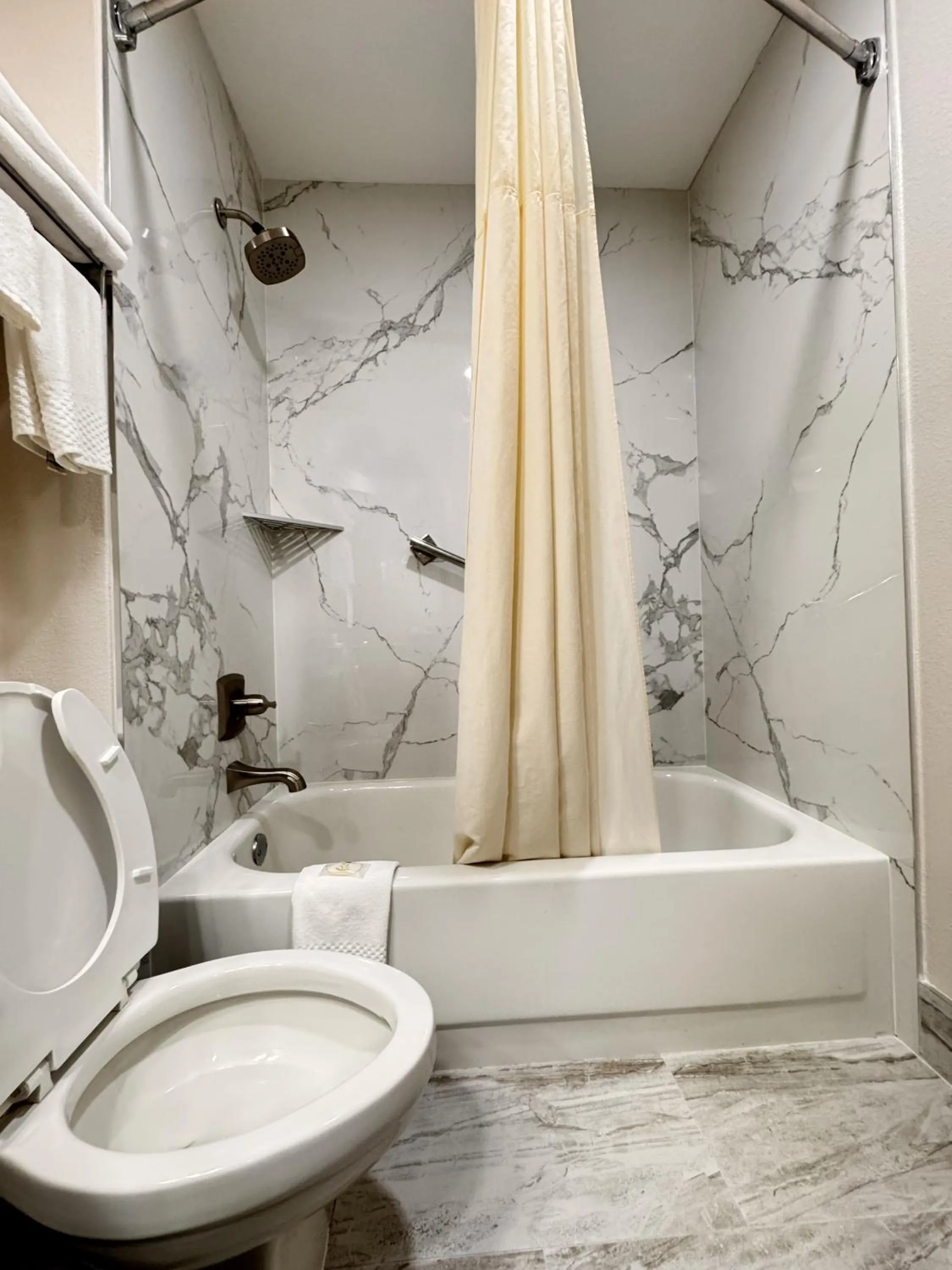 Bathroom in Quality Inn Cleveland North