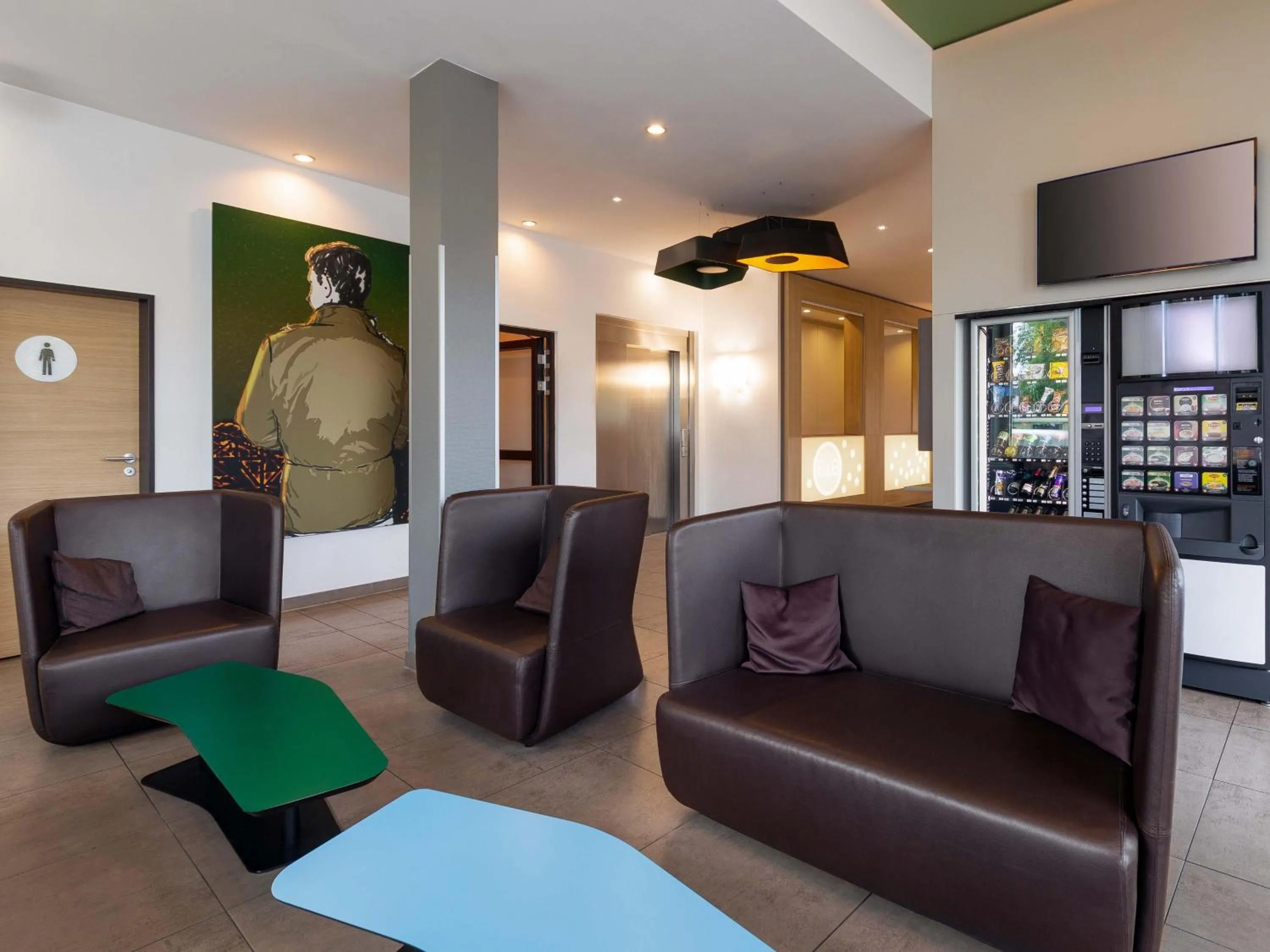 Lobby or reception in B&B Hotel Duisburg Hbf-Süd