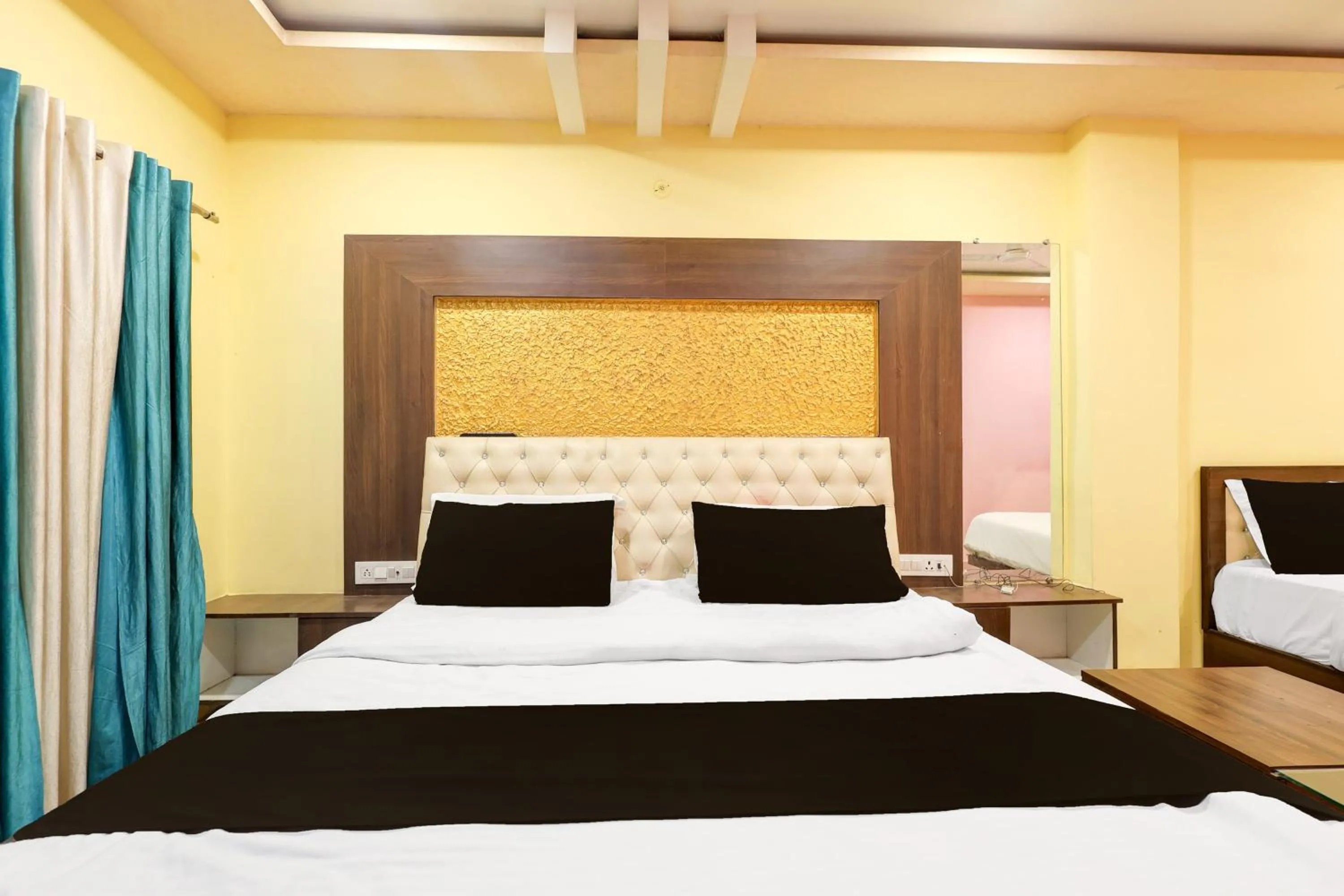 Bedroom in Hotel O Krishna Inn