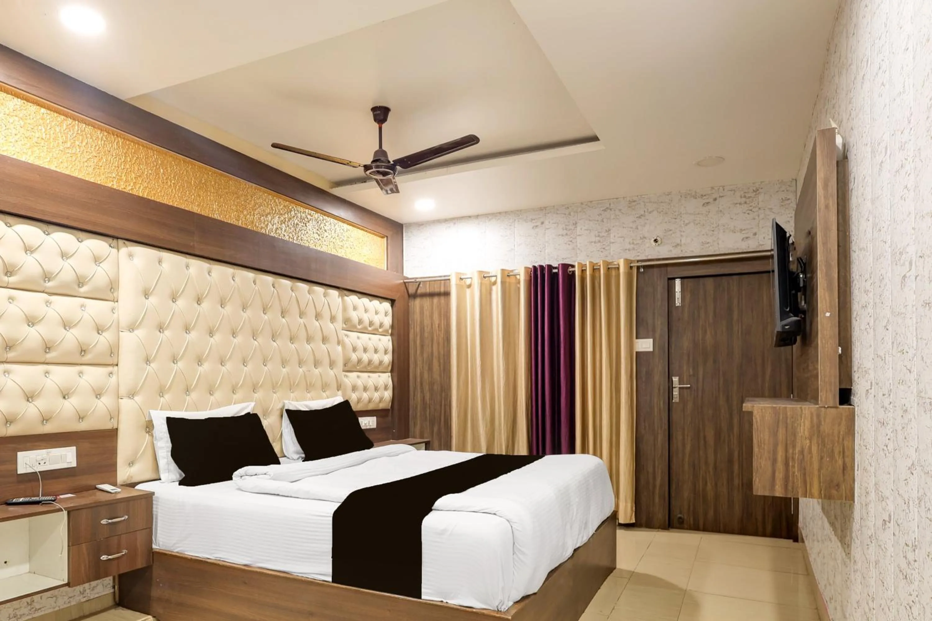 Bedroom in Hotel O Krishna Inn