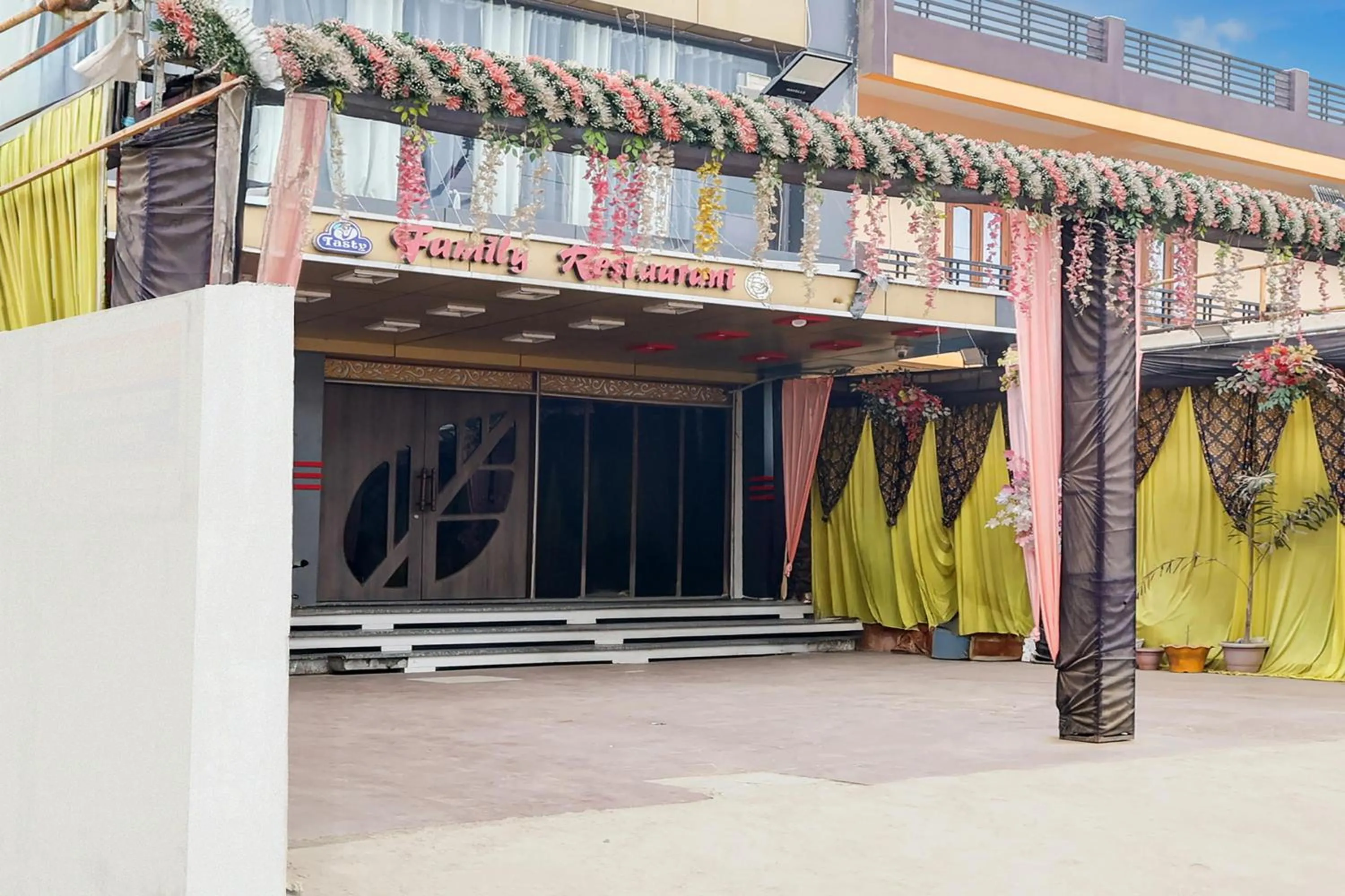 Facade/entrance in Hotel O Krishna Inn