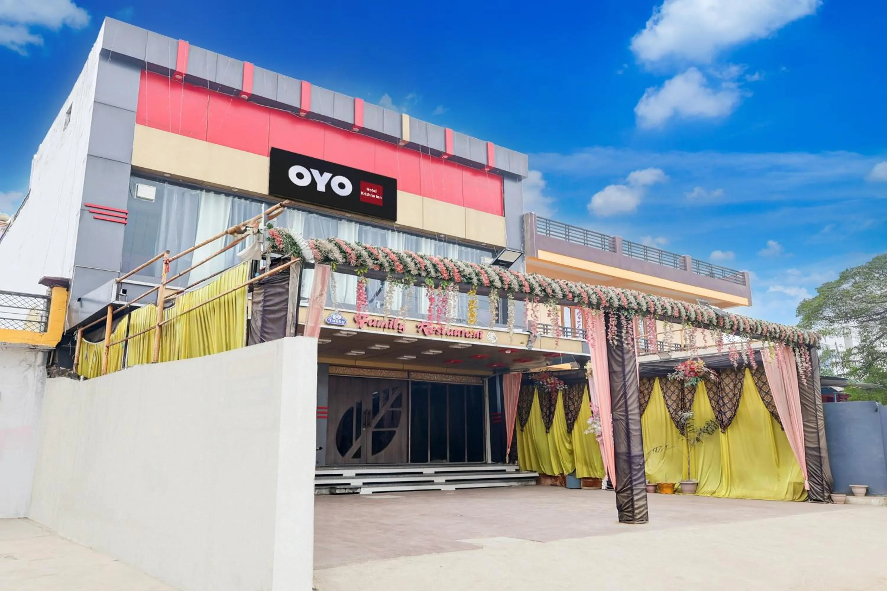 Facade/entrance in Hotel O Krishna Inn