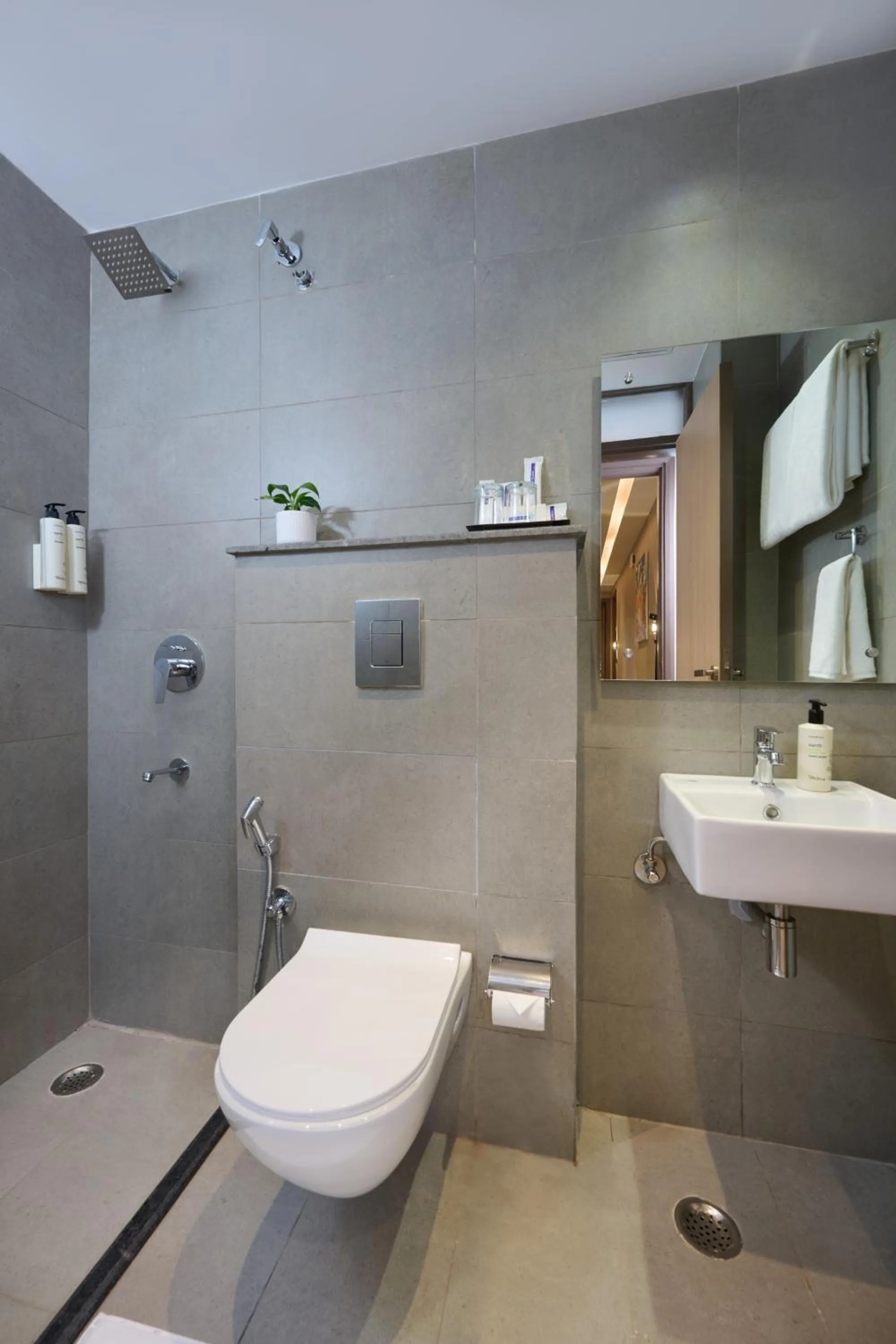 Bathroom in Tulip Inn Gurugram Sector 39
