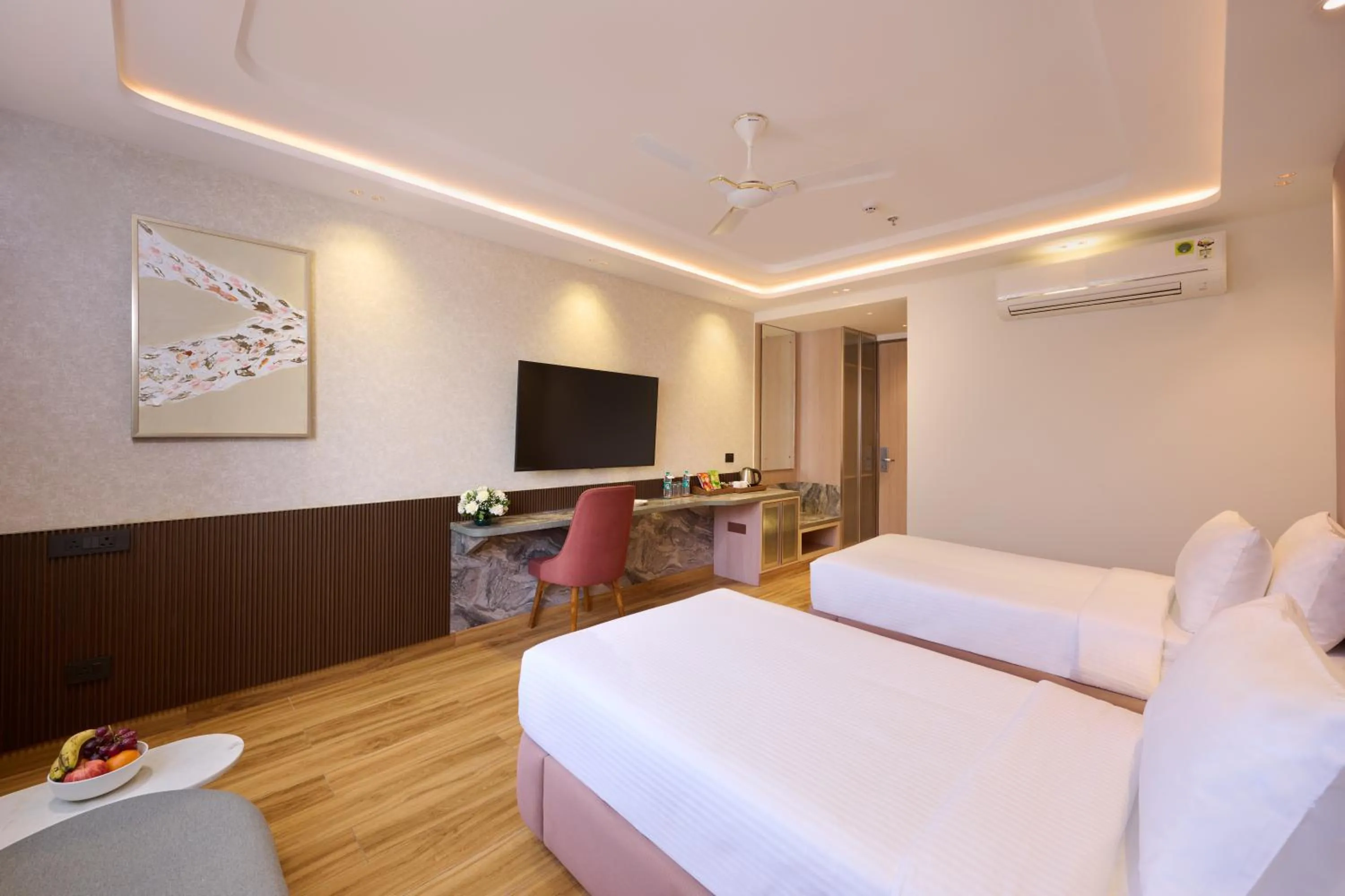 Bedroom, Bed in Tulip Inn Gurugram Sector 39