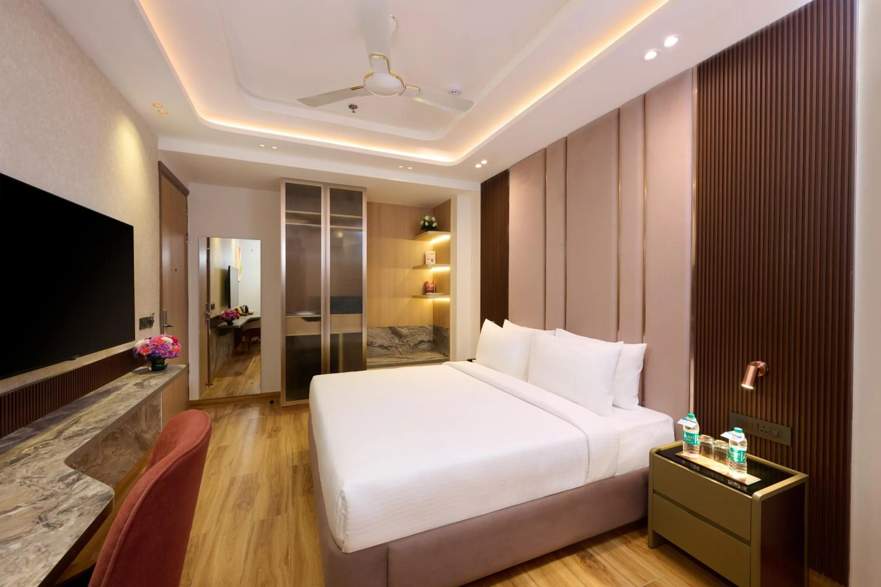 Bedroom, Bed in Tulip Inn Gurugram Sector 39