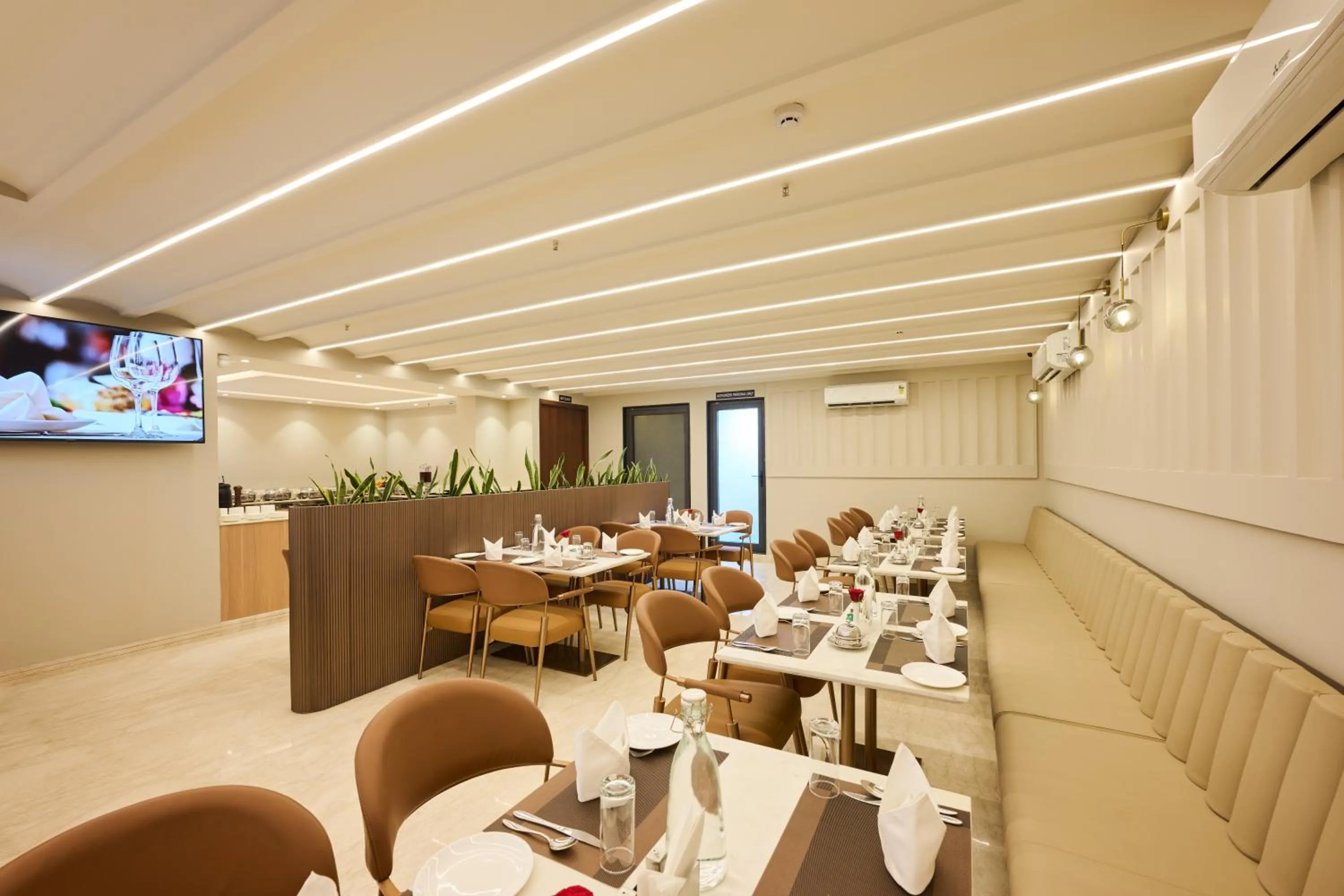 Restaurant/places to eat in Tulip Inn Gurugram Sector 39