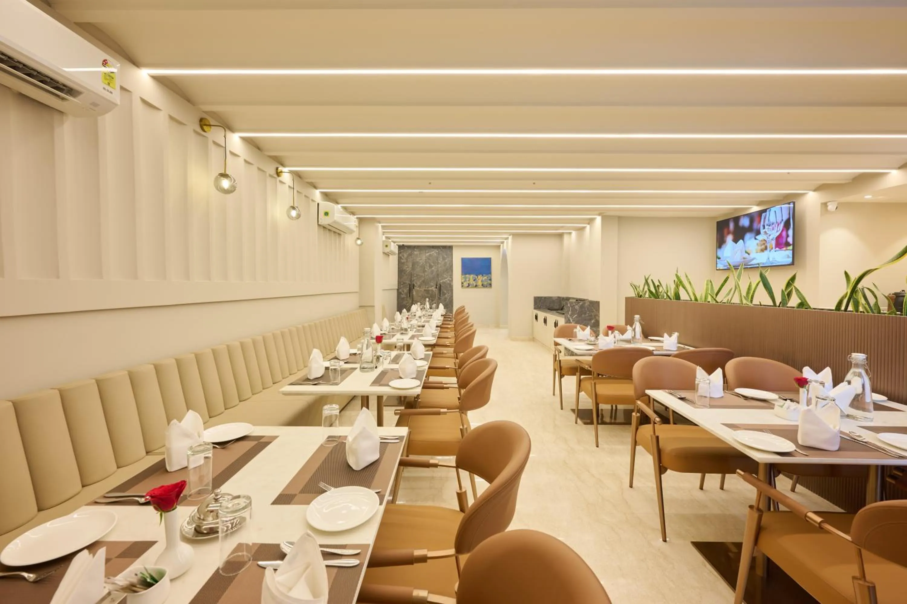 Restaurant/places to eat in Tulip Inn Gurugram Sector 39
