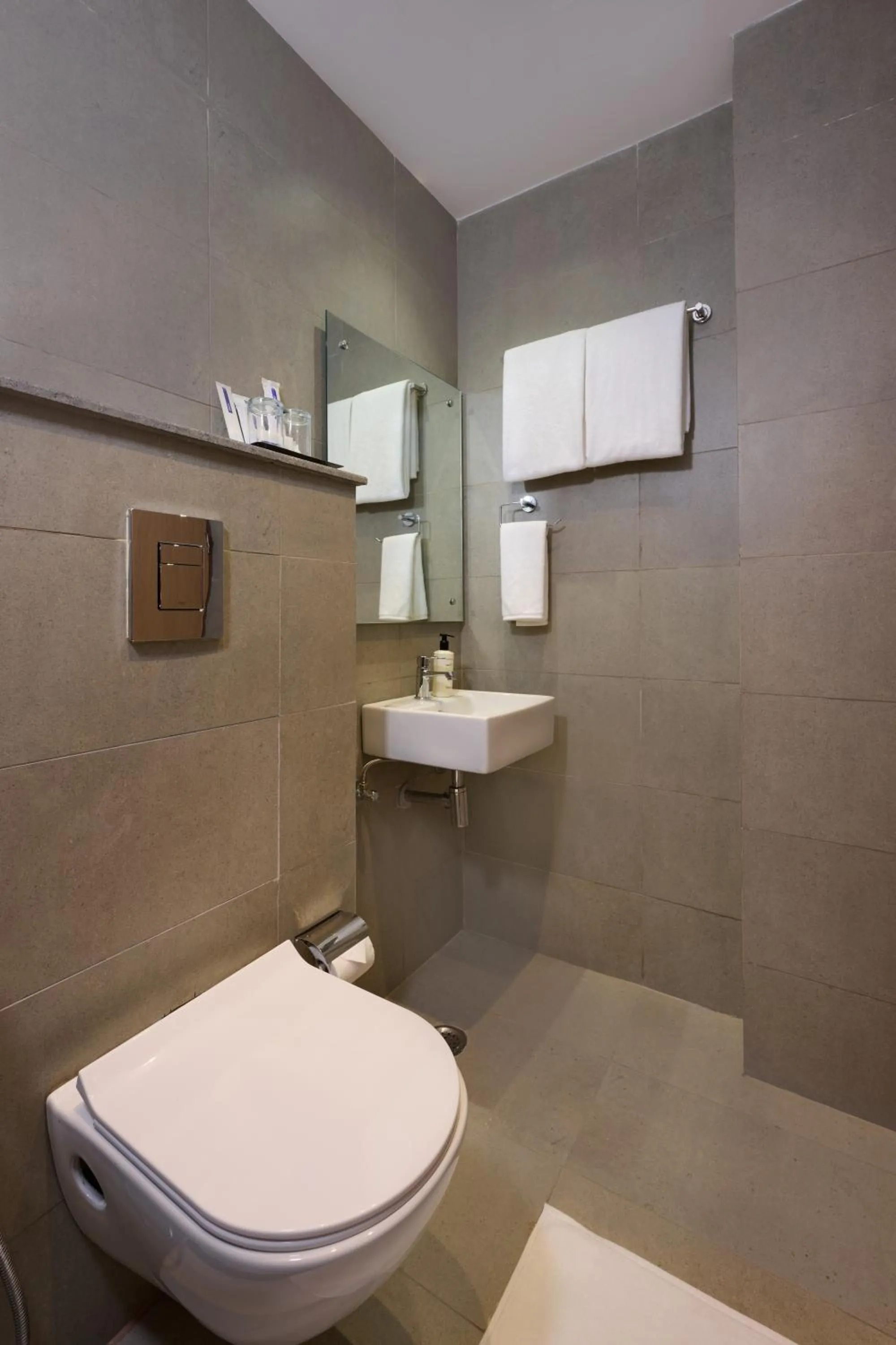 Bathroom in Tulip Inn Gurugram Sector 39