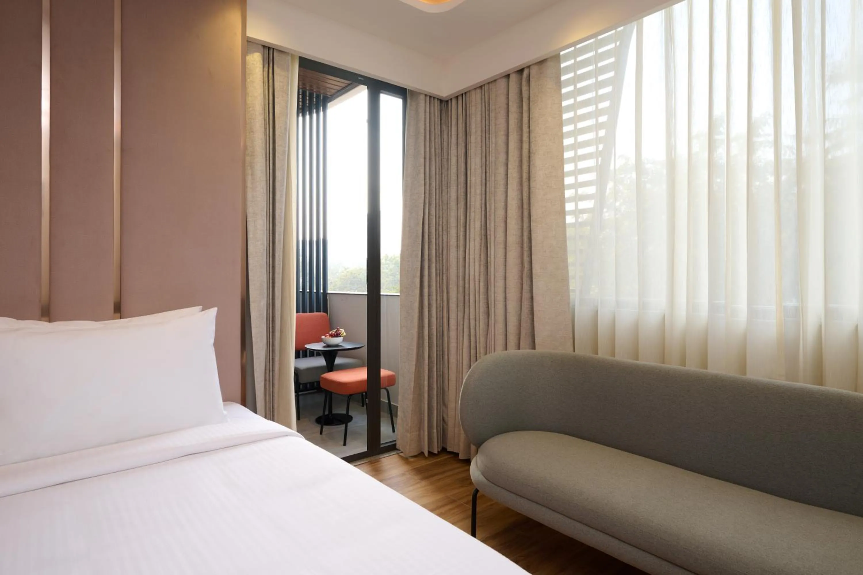 Bedroom, Bed in Tulip Inn Gurugram Sector 39