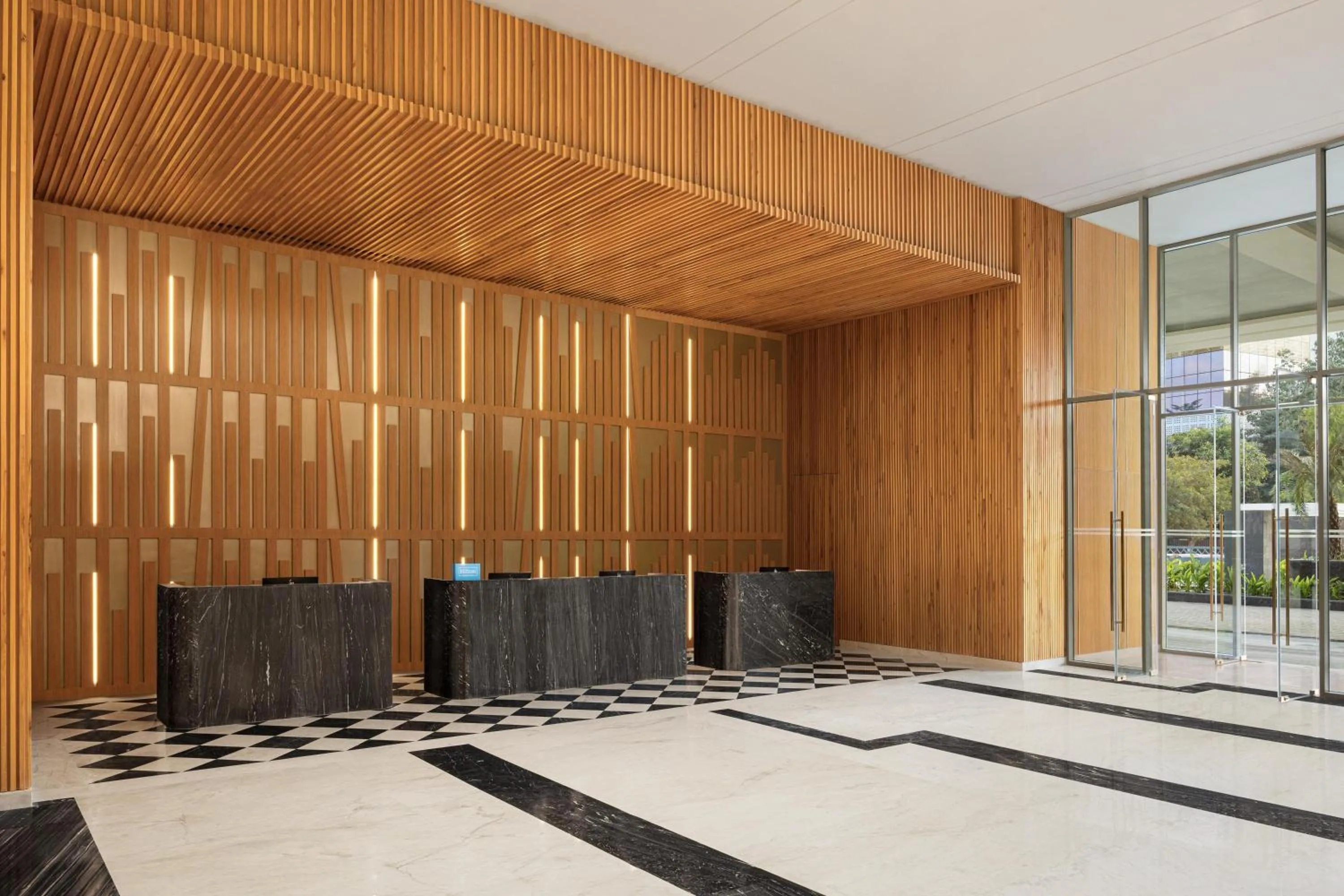 Lobby or reception in Doubletree By Hilton Bengaluru Airport