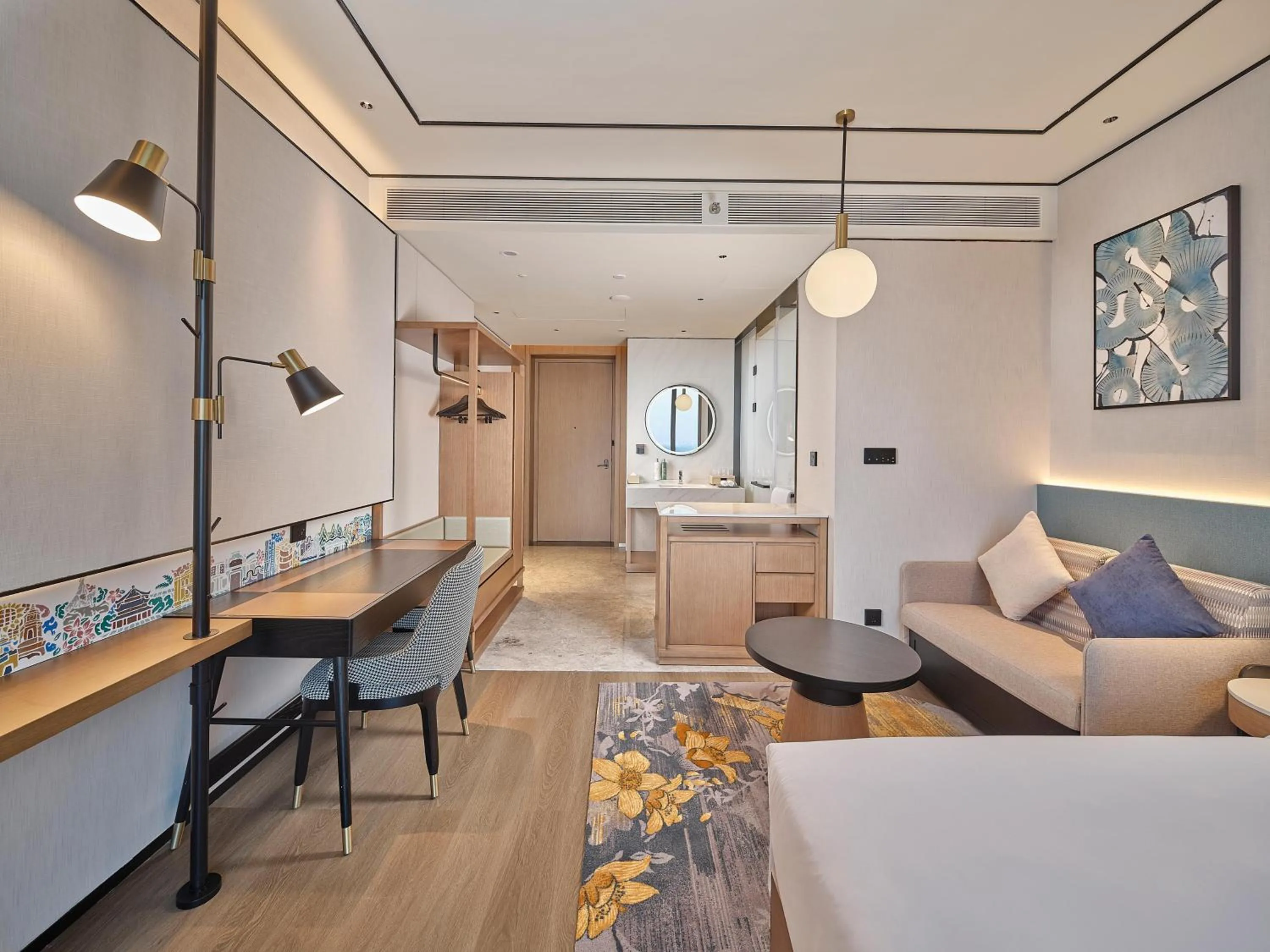 Living room, Bed in Hilton Garden Inn Guangzhou Baiyun Airport