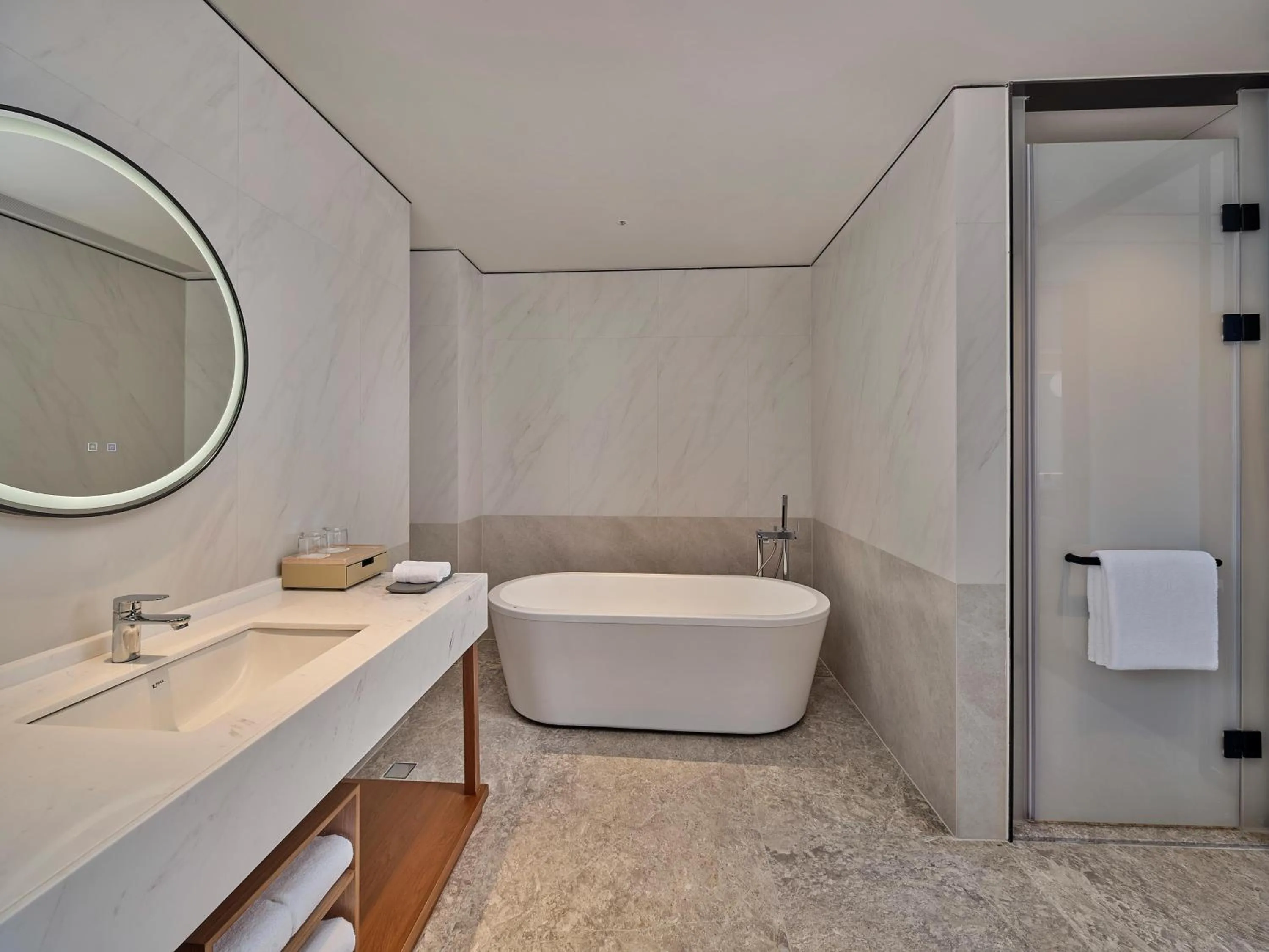 Bathroom in Hilton Garden Inn Guangzhou Baiyun Airport