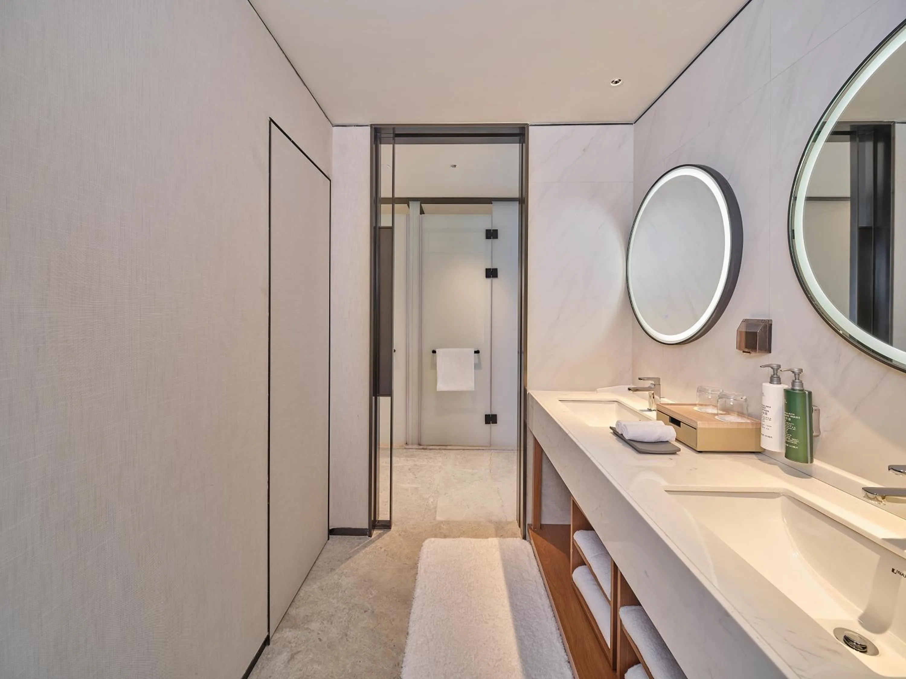 Bathroom in Hilton Garden Inn Guangzhou Baiyun Airport