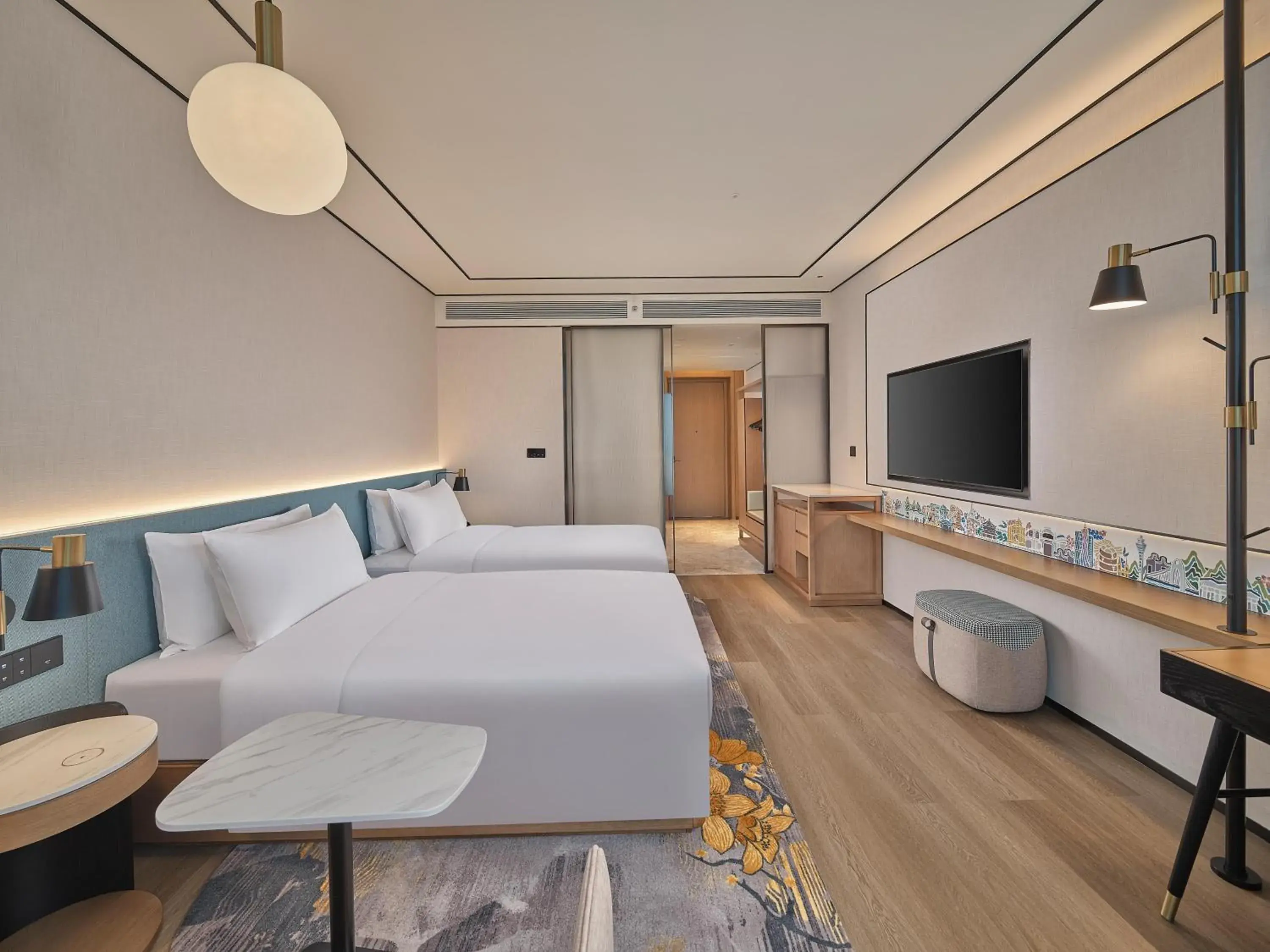 Twin Room with Airport View in Hilton Garden Inn Guangzhou Baiyun Airport Twin Room with Airport View in Hilton Garden Inn Guangzhou Baiyun Airport